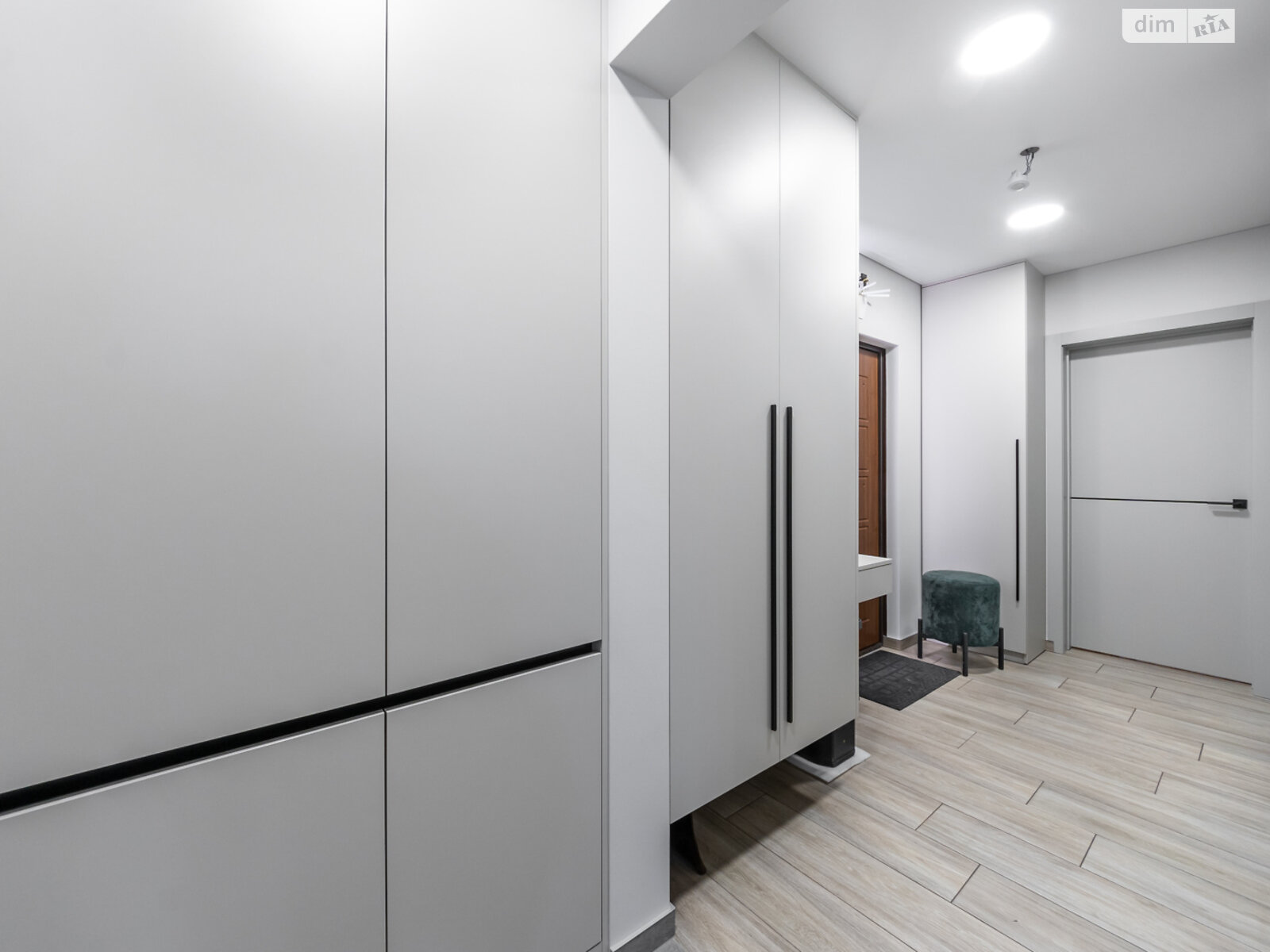 Продажа двухкомнатной квартиры в Киеве, на ул. Лариси Руденко 13, кв. 100, район Осокорки фото 1 Продажа двухкомнатной квартиры в Киеве, на ул. Лариси Руденко 13, кв. 100, район Осокорки фото 1
