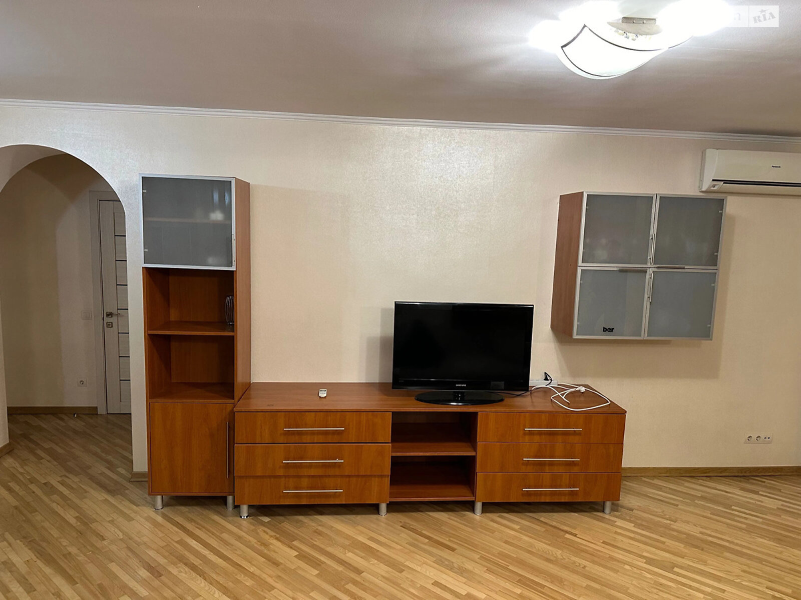 Продажа трехкомнатной квартиры в Киеве, на просп. Николая Бажана 26, район Осокорки фото 1 Продажа трехкомнатной квартиры в Киеве, на просп. Николая Бажана 26, район Осокорки фото 1