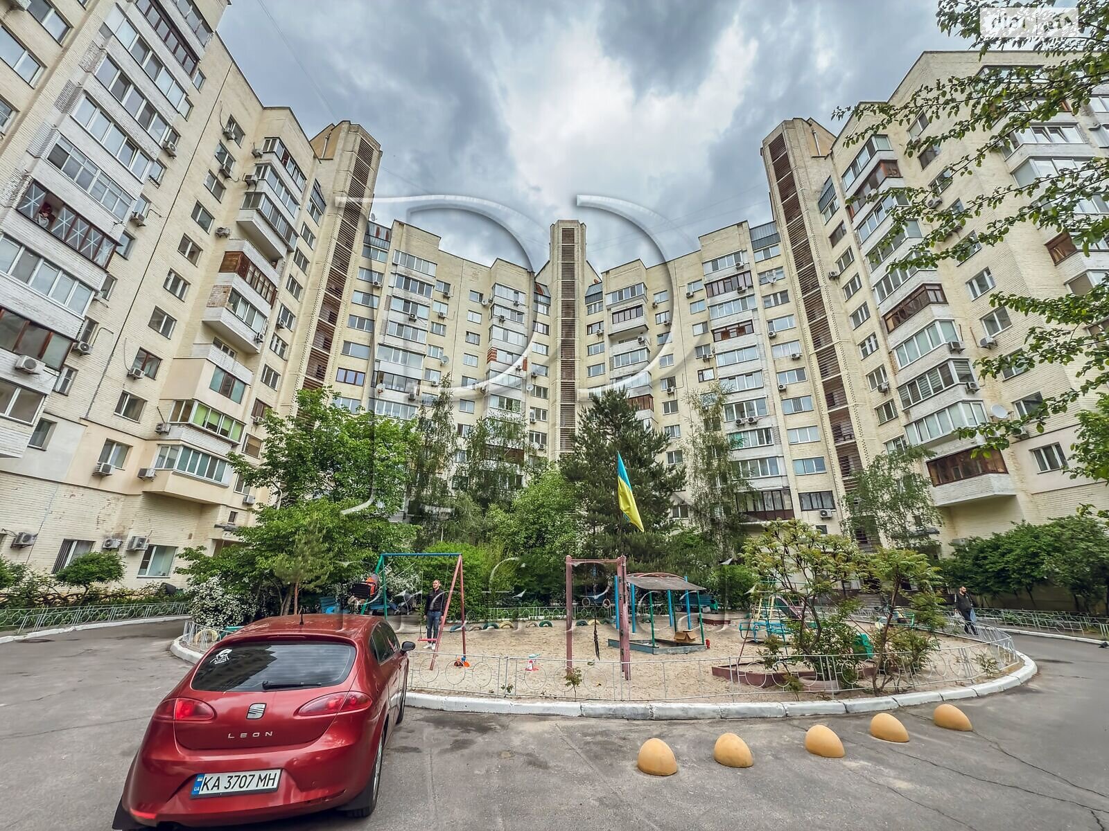 Продажа трехкомнатной квартиры в Киеве, на просп. Николая Бажана 30, район Осокорки фото 1 Продажа трехкомнатной квартиры в Киеве, на просп. Николая Бажана 30, район Осокорки фото 1