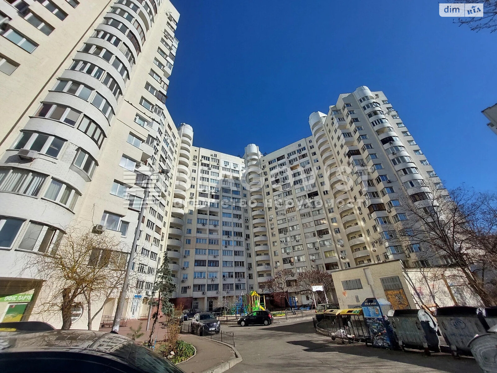 Продаж чотирикімнатної квартири в Києві, на просп. Миколи Бажана 26, район Осокорки фото 1 Продаж чотирикімнатної квартири в Києві, на просп. Миколи Бажана 26, район Осокорки фото 1