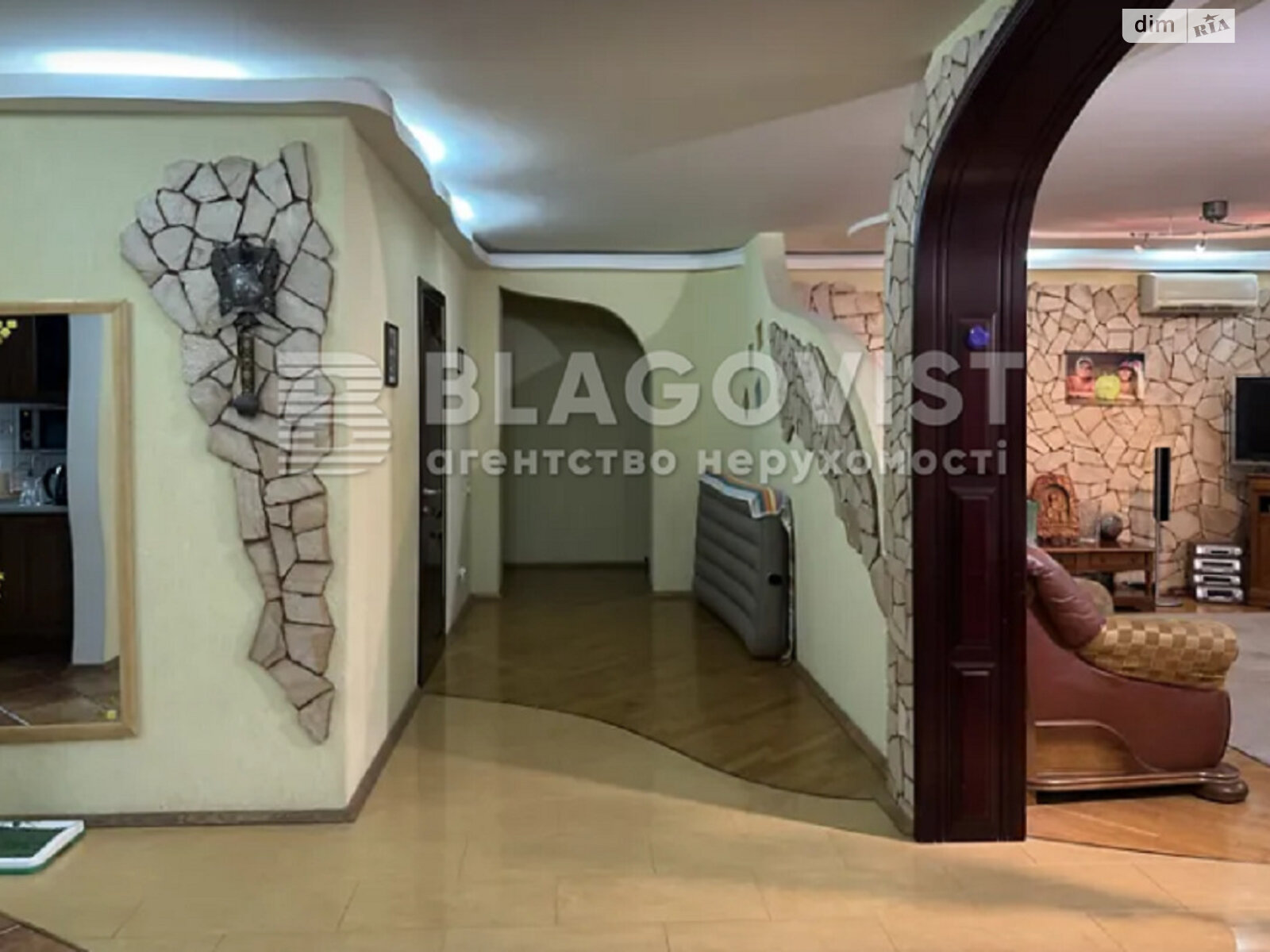 Продаж чотирикімнатної квартири в Києві, на просп. Миколи Бажана 26, район Осокорки фото 1 Продаж чотирикімнатної квартири в Києві, на просп. Миколи Бажана 26, район Осокорки фото 1