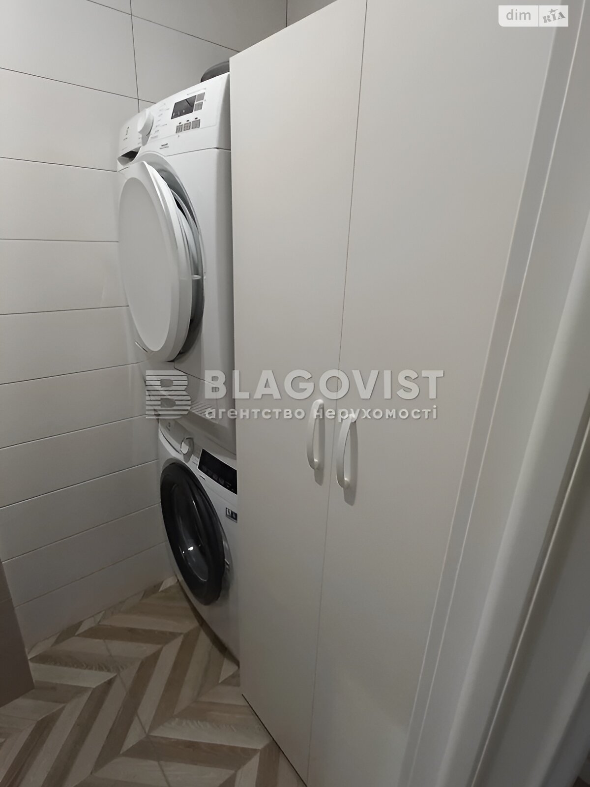 Продаж трикімнатної квартири в Києві, на вул. Софії Русової 7, район Осокорки фото 1 Продаж трикімнатної квартири в Києві, на вул. Софії Русової 7, район Осокорки фото 1