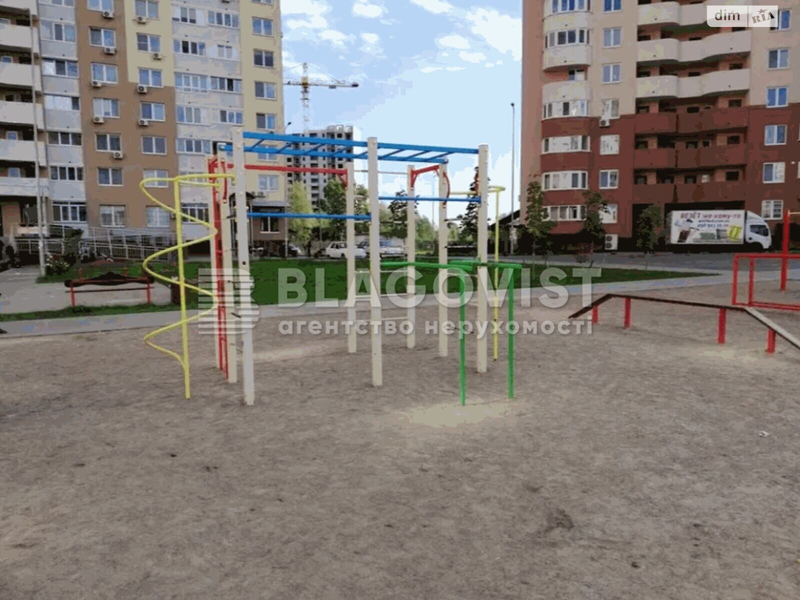 Продаж трикімнатної квартири в Києві, на вул. Соломії Крушельницької 15, район Осокорки фото 1 Продаж трикімнатної квартири в Києві, на вул. Соломії Крушельницької 15, район Осокорки фото 1