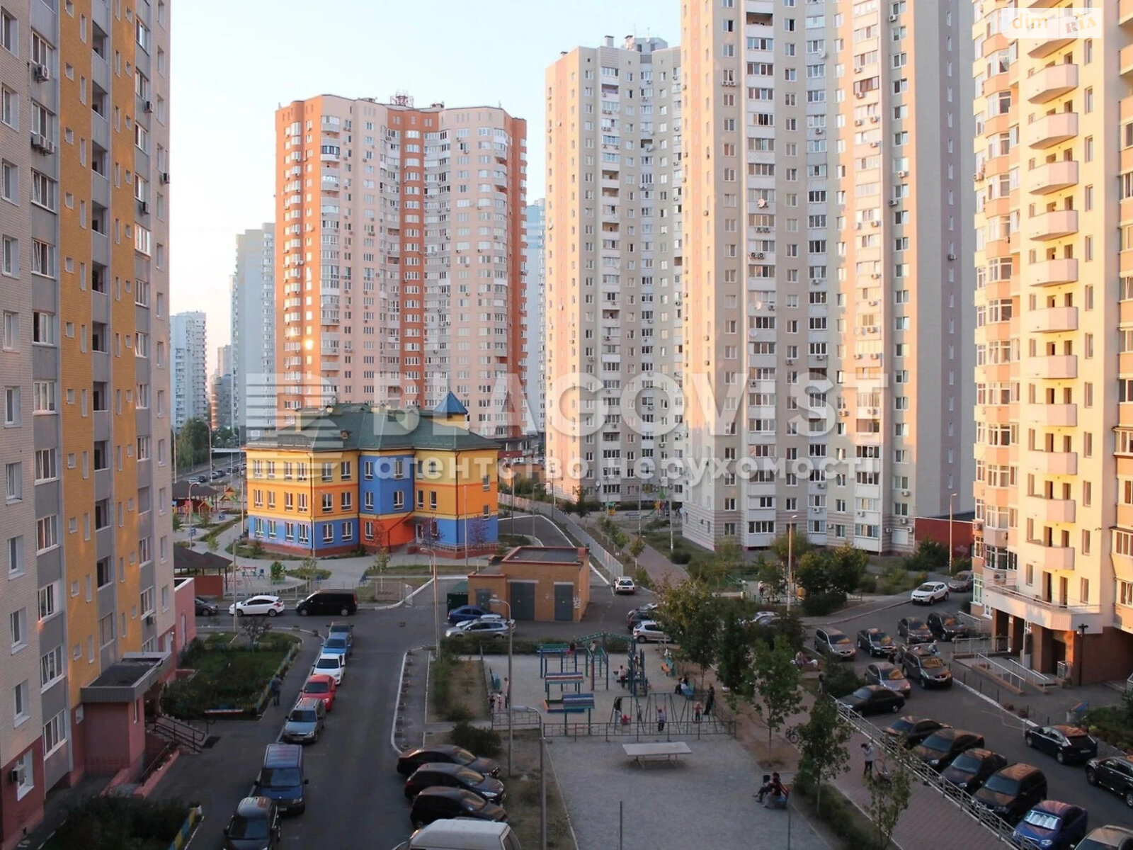 Продаж трикімнатної квартири в Києві, на вул. Ващенка Григорія 1, район Осокорки фото 1 Продаж трикімнатної квартири в Києві, на вул. Ващенка Григорія 1, район Осокорки фото 1