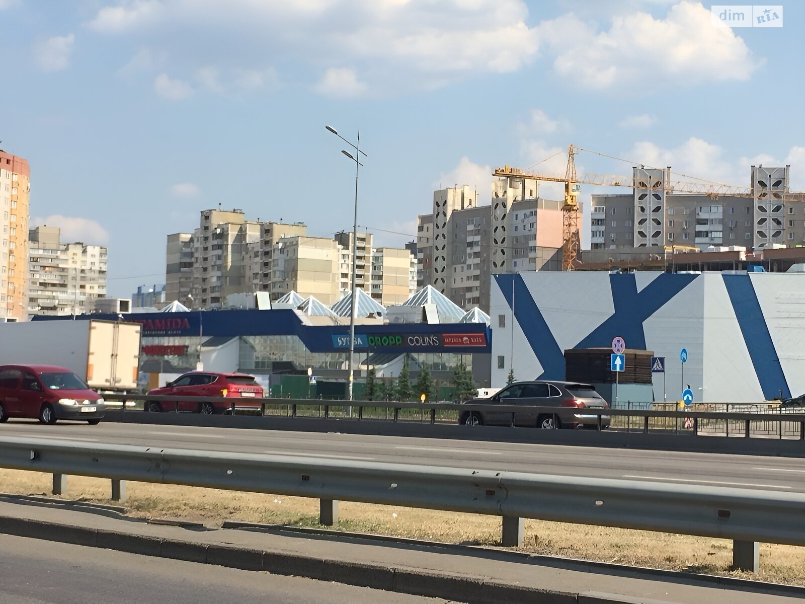 Продажа трехкомнатной квартиры в Киеве, на ул. Вишняковская 13Б, район Осокорки фото 1 Продажа трехкомнатной квартиры в Киеве, на ул. Вишняковская 13Б, район Осокорки фото 1