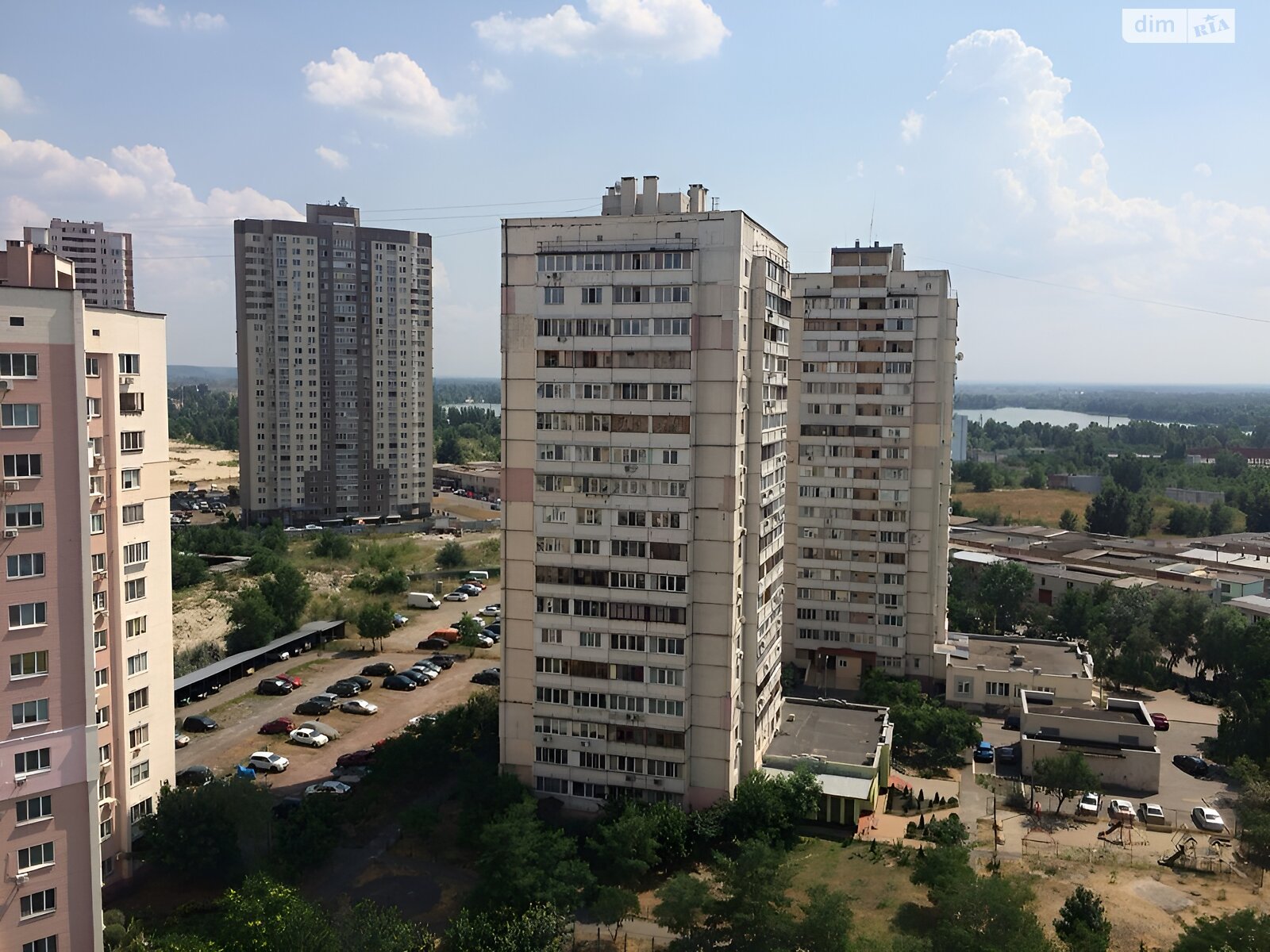 Продажа трехкомнатной квартиры в Киеве, на ул. Вишняковская 13Б, район Осокорки фото 1 Продажа трехкомнатной квартиры в Киеве, на ул. Вишняковская 13Б, район Осокорки фото 1