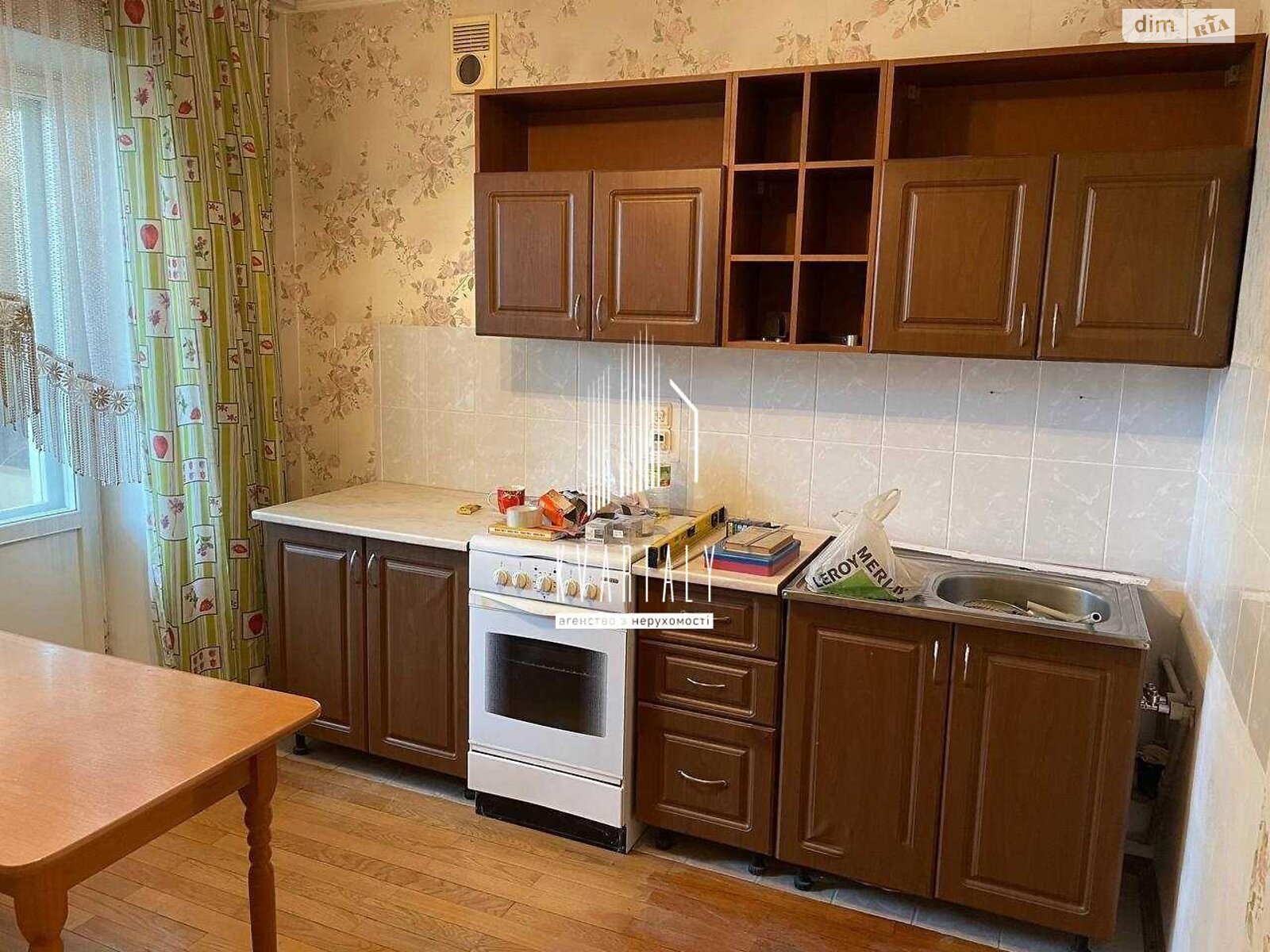 Продаж однокімнатної квартири в Києві, на вул. Вишняківська 5Б, район Осокорки фото 1 Продаж однокімнатної квартири в Києві, на вул. Вишняківська 5Б, район Осокорки фото 1