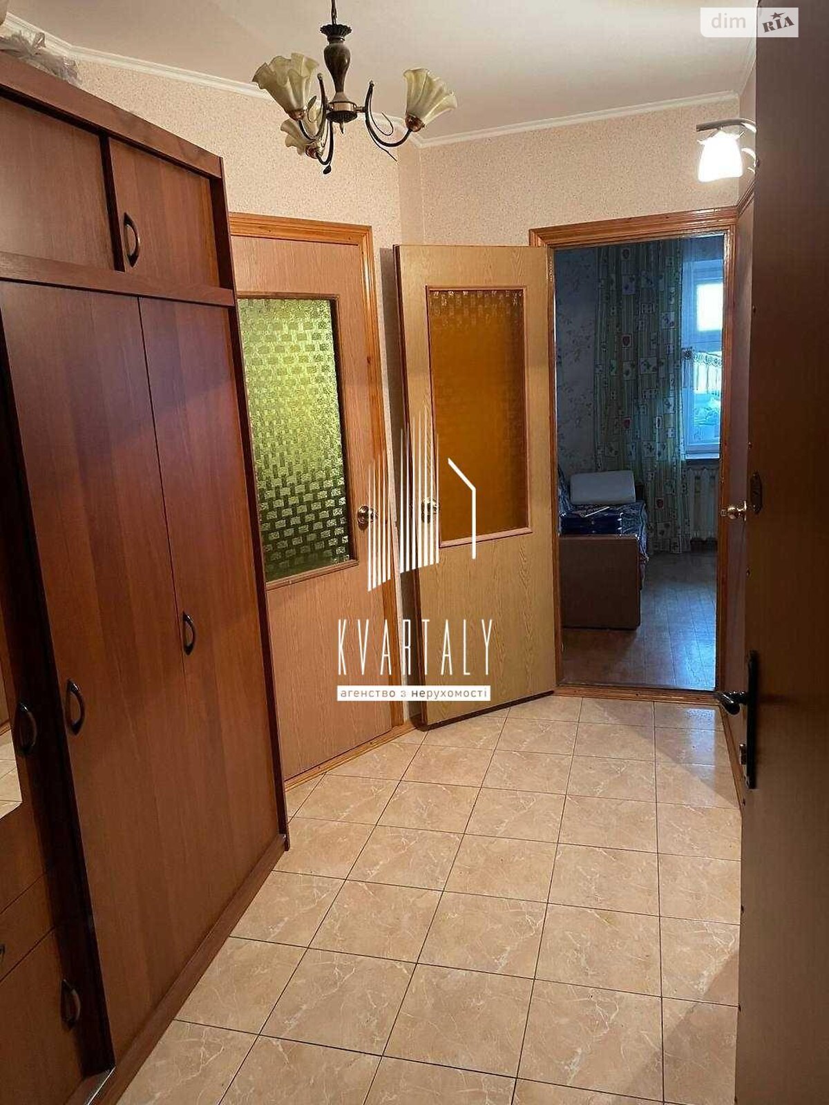 Продаж однокімнатної квартири в Києві, на вул. Вишняківська 5Б, район Осокорки фото 1 Продаж однокімнатної квартири в Києві, на вул. Вишняківська 5Б, район Осокорки фото 1