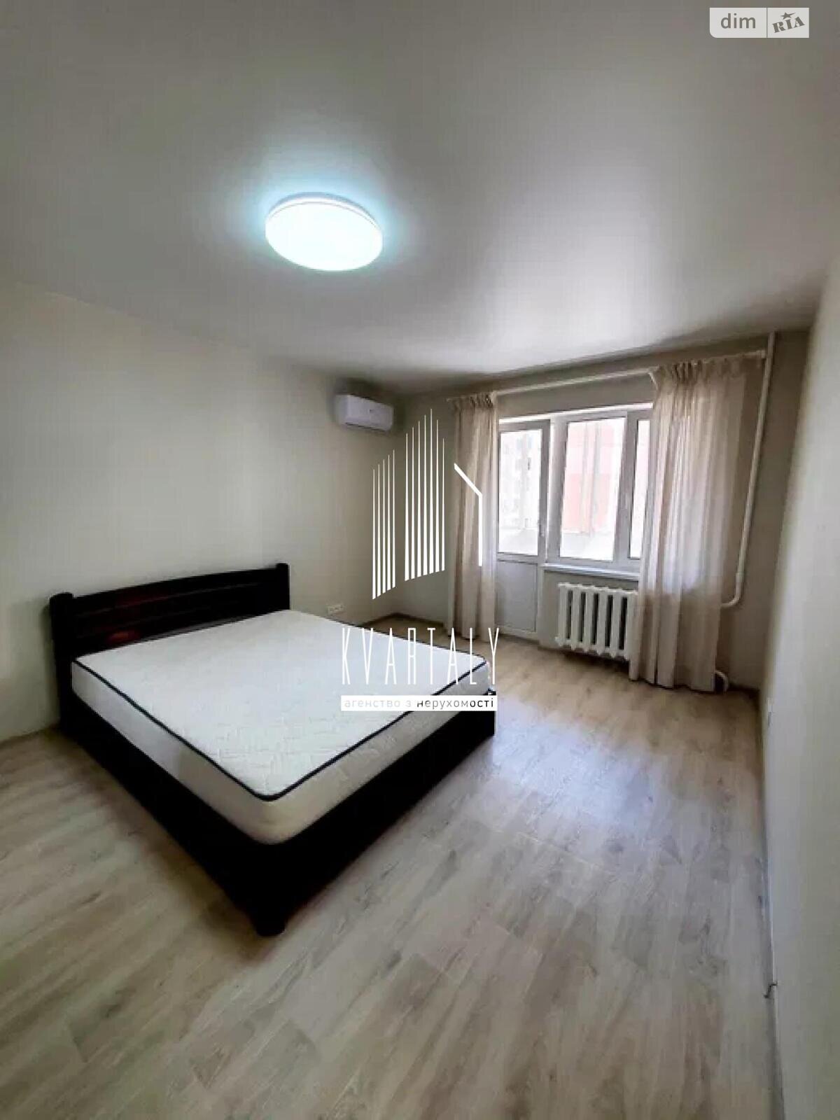 Продажа однокомнатной квартиры в Киеве, на ул. Вишняковская 7Б, район Осокорки фото 1 Продажа однокомнатной квартиры в Киеве, на ул. Вишняковская 7Б, район Осокорки фото 1