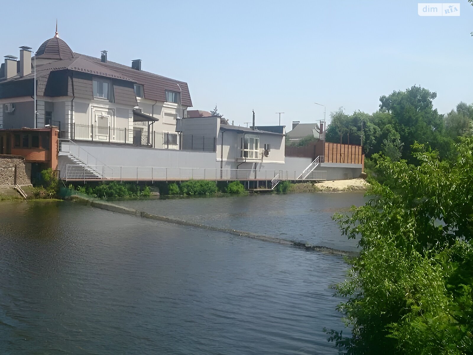 Продаж трикімнатної квартири в Києві, на вул. Завальна 10, район Осокорки фото 1 Продаж трикімнатної квартири в Києві, на вул. Завальна 10, район Осокорки фото 1