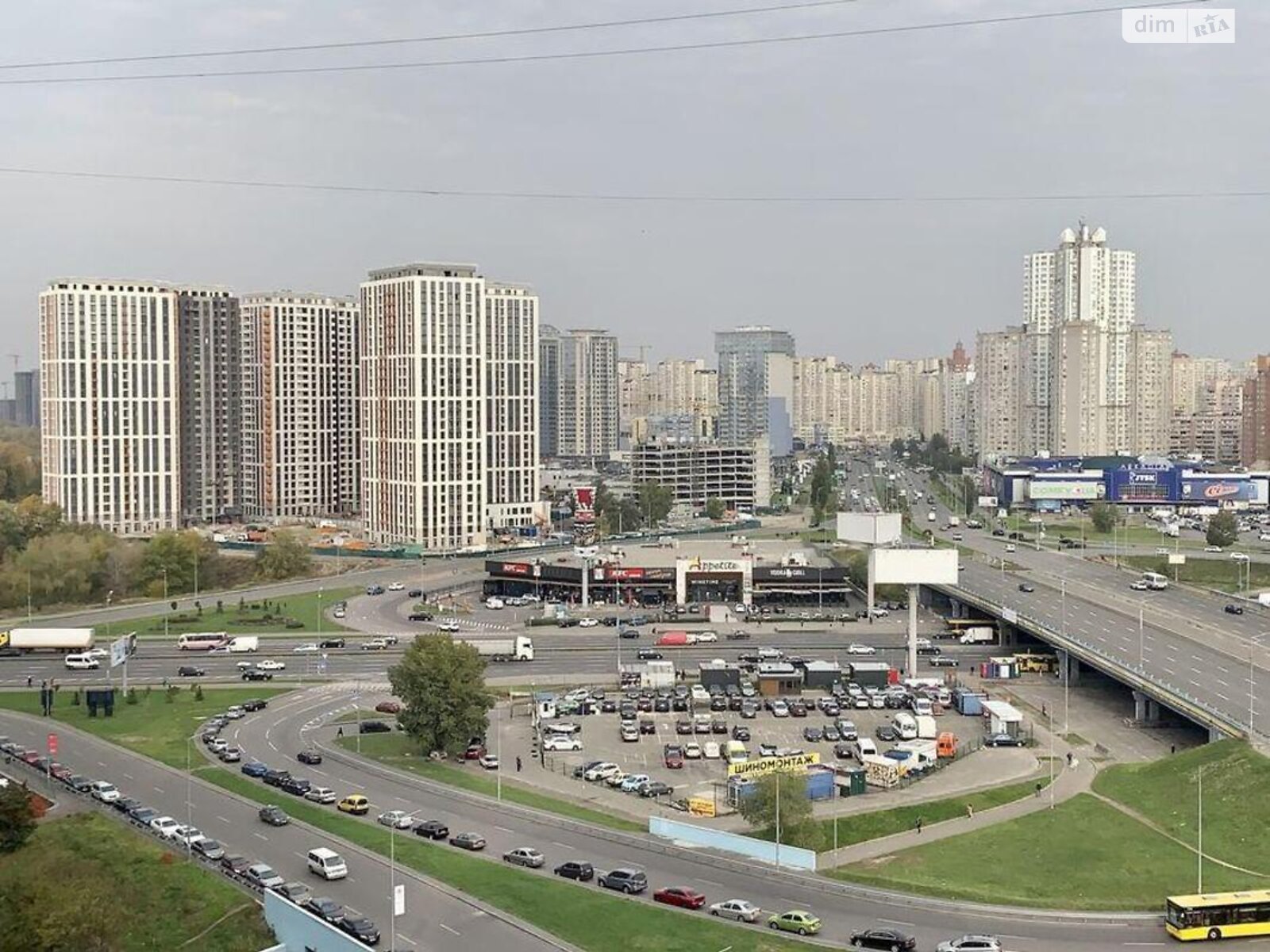 Продажа трехкомнатной квартиры в Киеве, на ул. Завальная, район Осокорки фото 1 Продажа трехкомнатной квартиры в Киеве, на ул. Завальная, район Осокорки фото 1