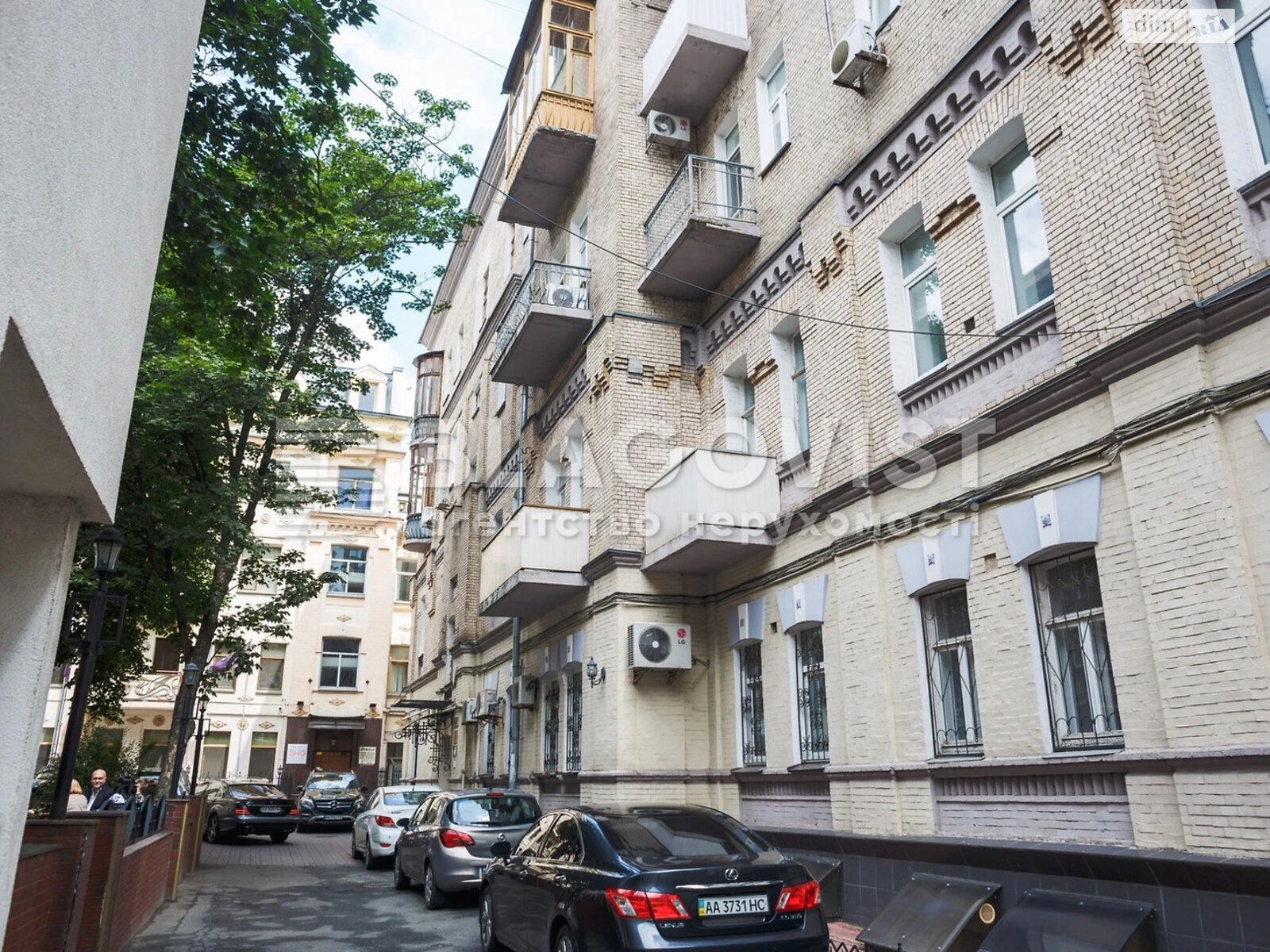 Продаж чотирикімнатної квартири в Києві, на вул. Гетьмана Павла Скоропадського 23, район Паньківщина фото 1 Продаж чотирикімнатної квартири в Києві, на вул. Гетьмана Павла Скоропадського 23, район Паньківщина фото 1
