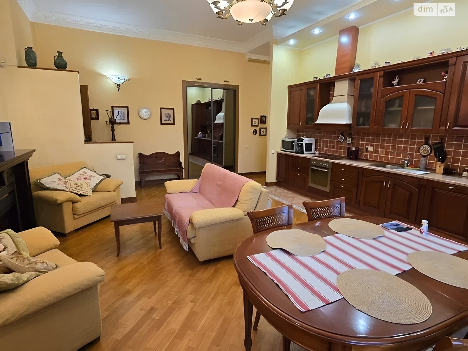 Продажа трехкомнатной квартиры в Киеве, на ул. Саксаганского 68/21, район Паньковщина фото 1 Продажа трехкомнатной квартиры в Киеве, на ул. Саксаганского 68/21, район Паньковщина фото 1