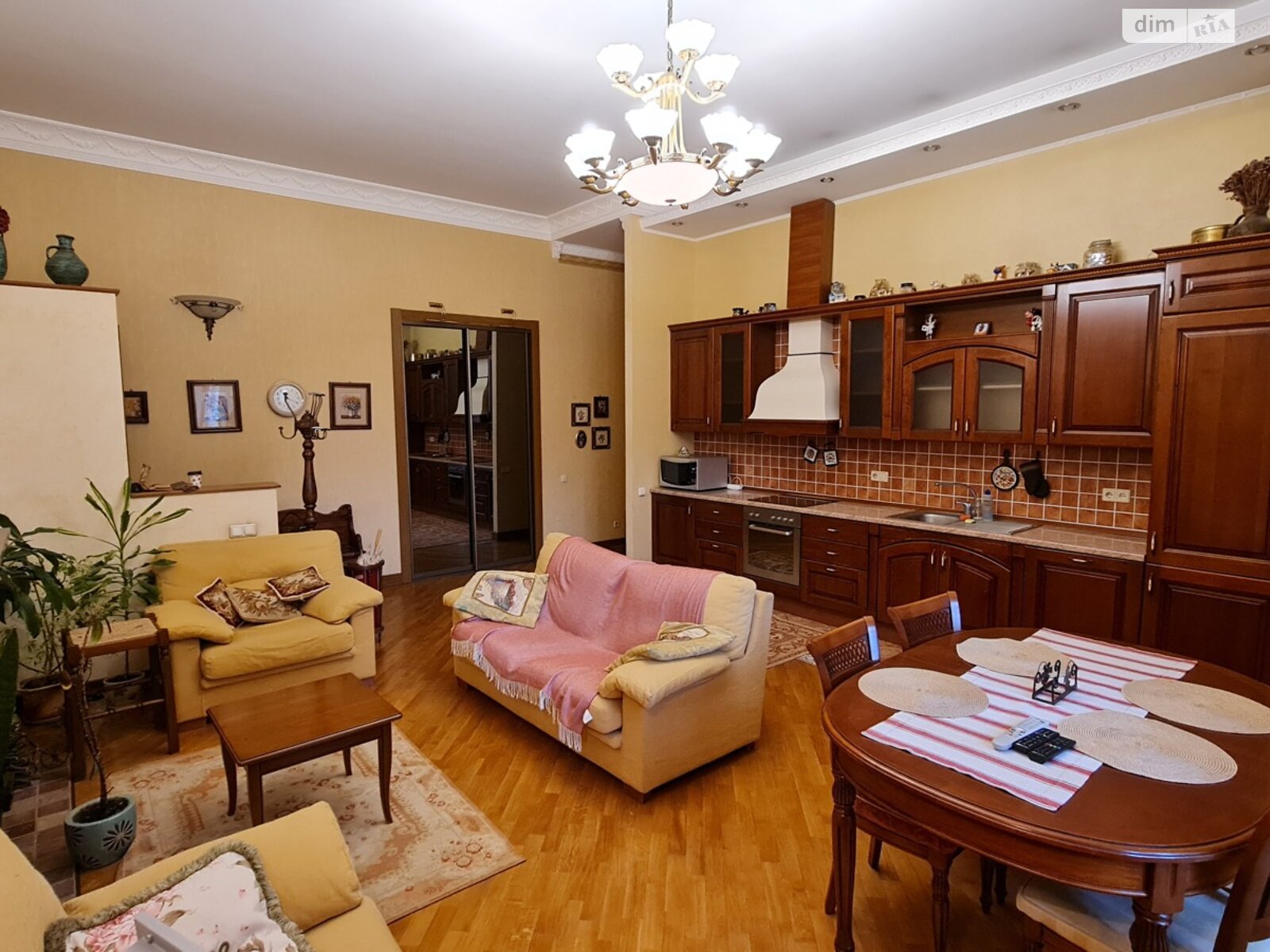 Продаж трикімнатної квартири в Києві, на вул. Саксаганського, район Паньківщина фото 1 Продаж трикімнатної квартири в Києві, на вул. Саксаганського, район Паньківщина фото 1