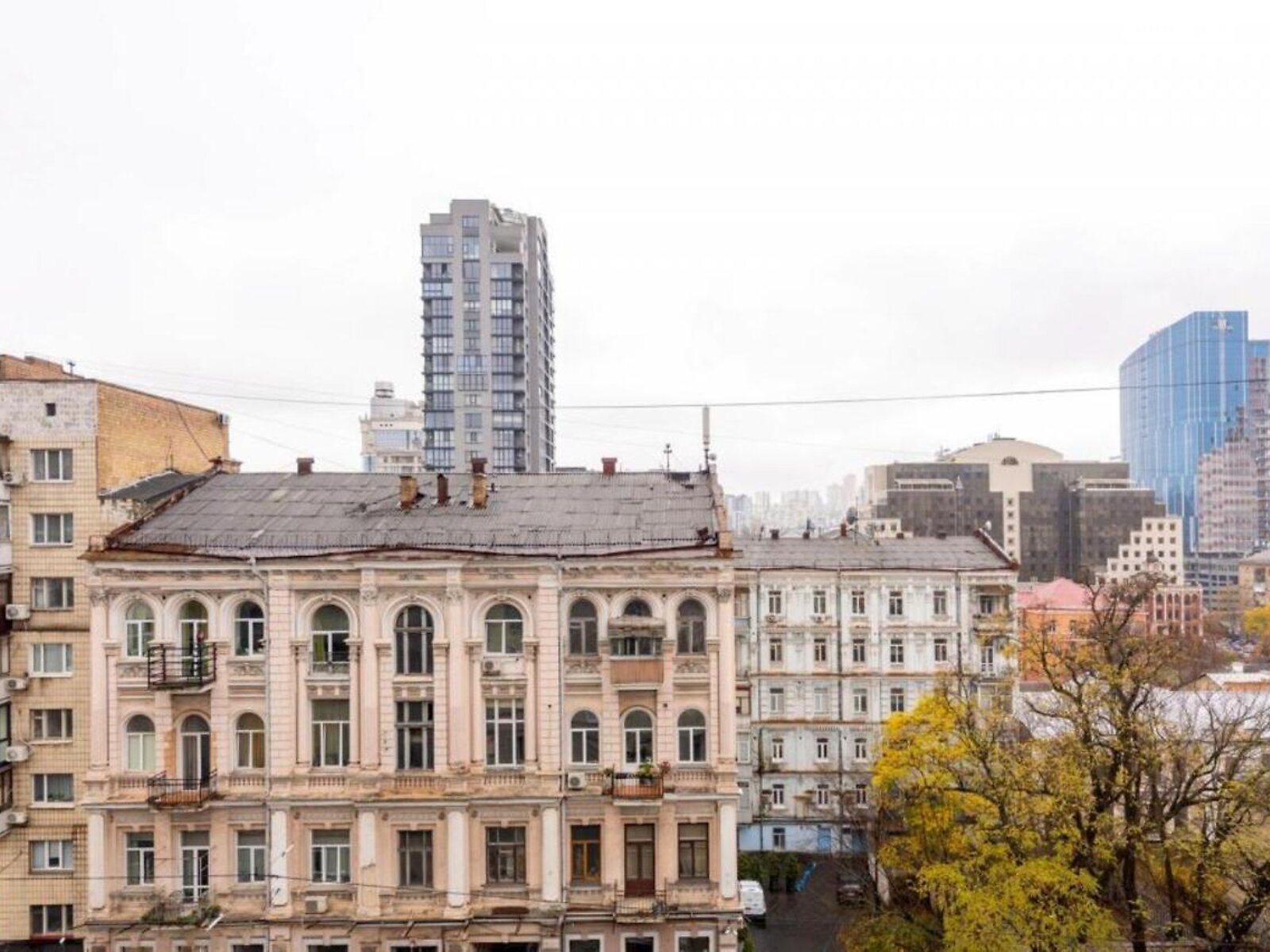 Продажа трехкомнатной квартиры в Киеве, на ул. Саксаганского 70Б, район Паньковщина фото 1