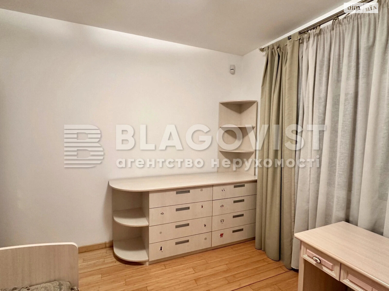 Продаж трикімнатної квартири в Києві, на вул. Тарасівська 3, район Паньківщина фото 1 Продаж трикімнатної квартири в Києві, на вул. Тарасівська 3, район Паньківщина фото 1