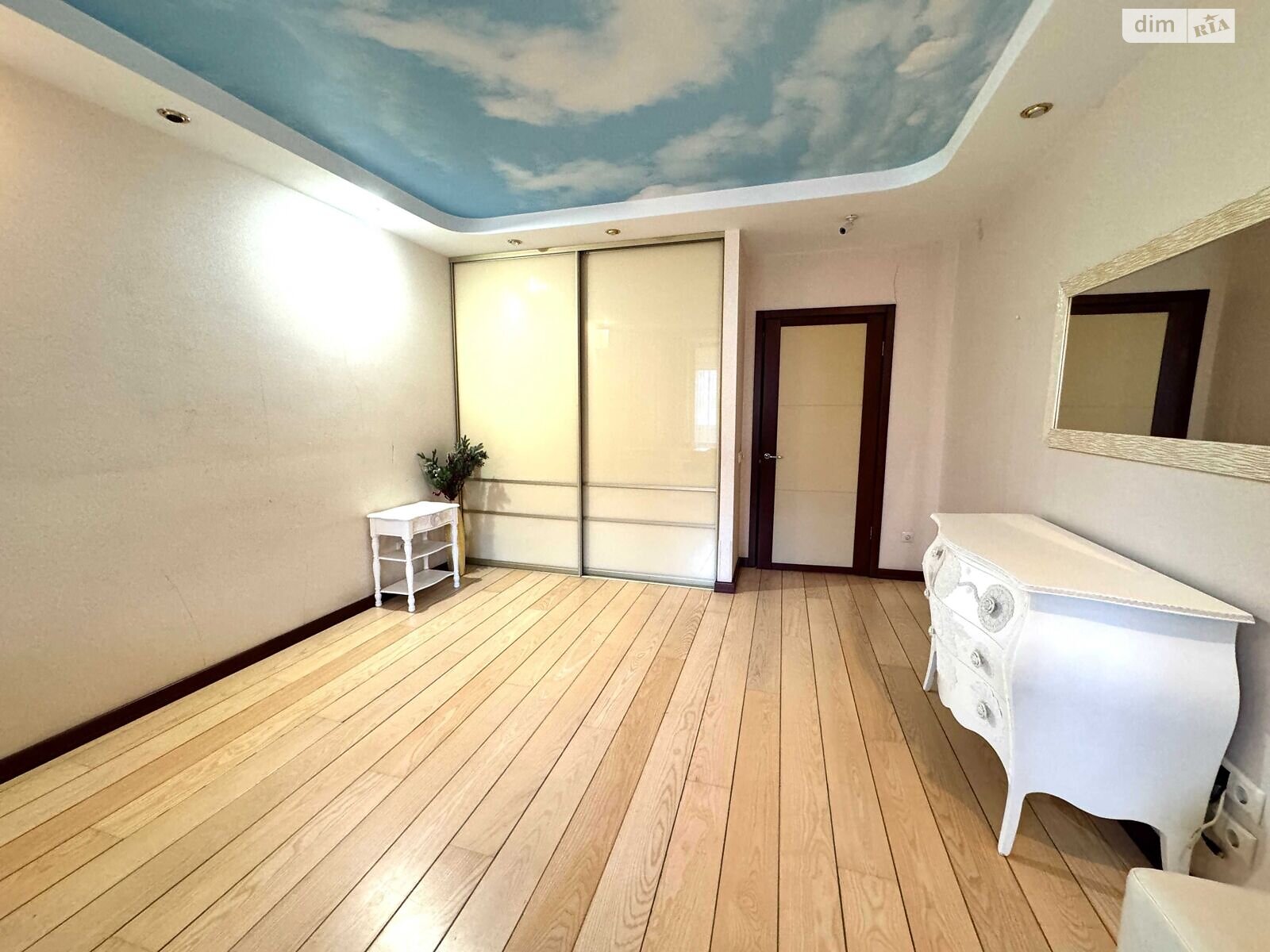 Продаж трикімнатної квартири в Києві, на вул. Тарасівська 21, район Паньківщина фото 1 Продаж трикімнатної квартири в Києві, на вул. Тарасівська 21, район Паньківщина фото 1