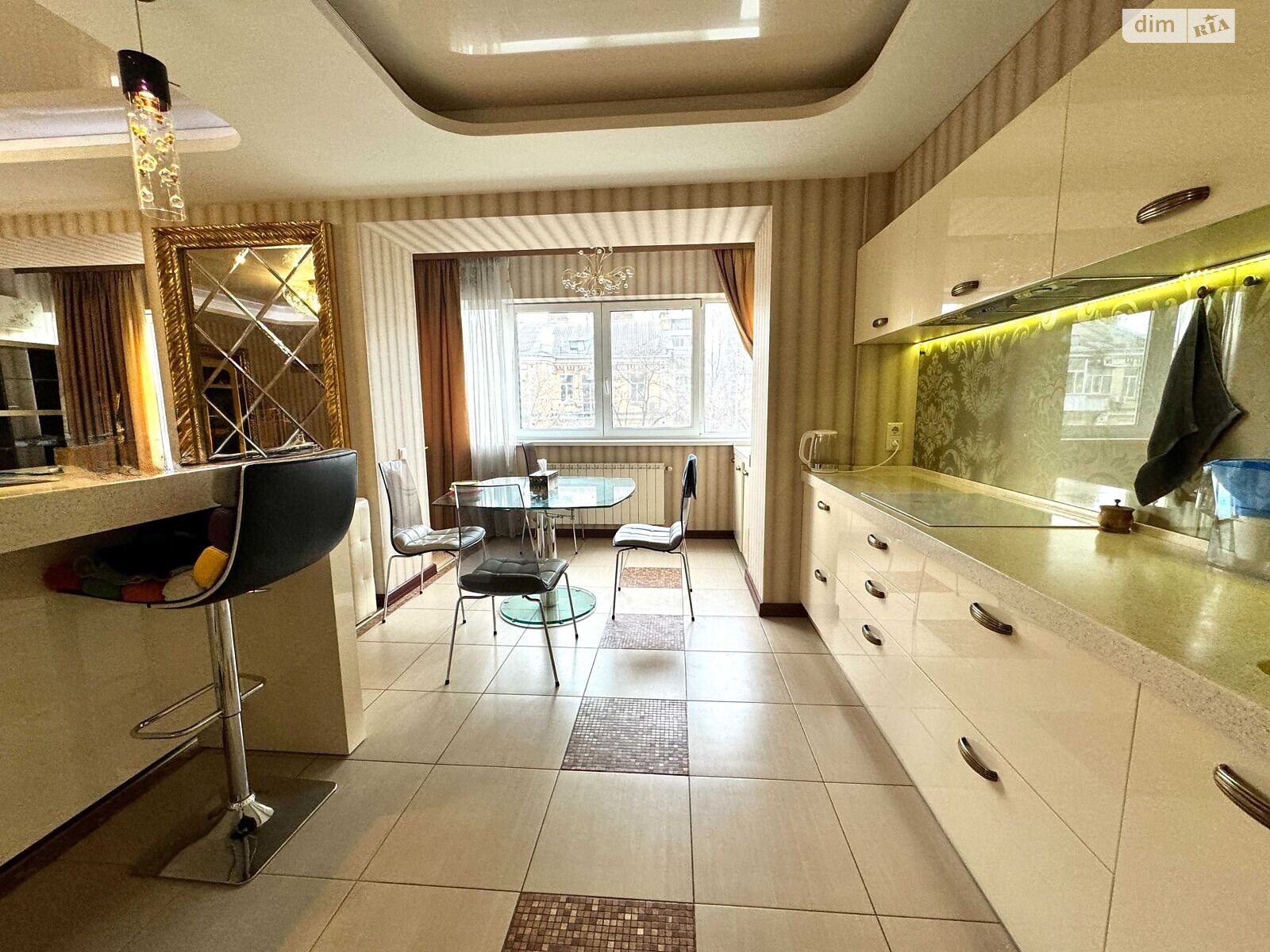 Продаж трикімнатної квартири в Києві, на вул. Тарасівська 21, район Паньківщина фото 1 Продаж трикімнатної квартири в Києві, на вул. Тарасівська 21, район Паньківщина фото 1