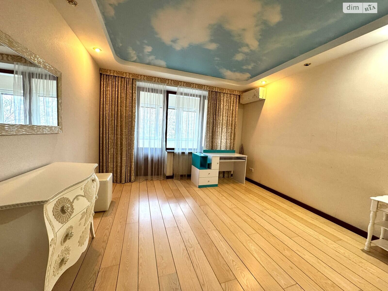 Продаж трикімнатної квартири в Києві, на вул. Тарасівська 21, район Паньківщина фото 1 Продаж трикімнатної квартири в Києві, на вул. Тарасівська 21, район Паньківщина фото 1