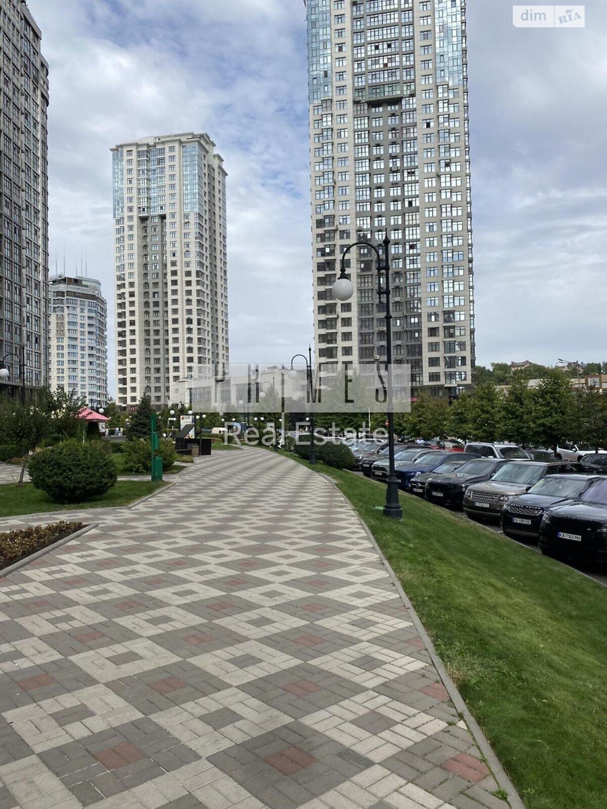 Продажа трехкомнатной квартиры в Киеве, на ул. Андрея Верхогляда 7, район Печерск фото 1 Продажа трехкомнатной квартиры в Киеве, на ул. Андрея Верхогляда 7, район Печерск фото 1