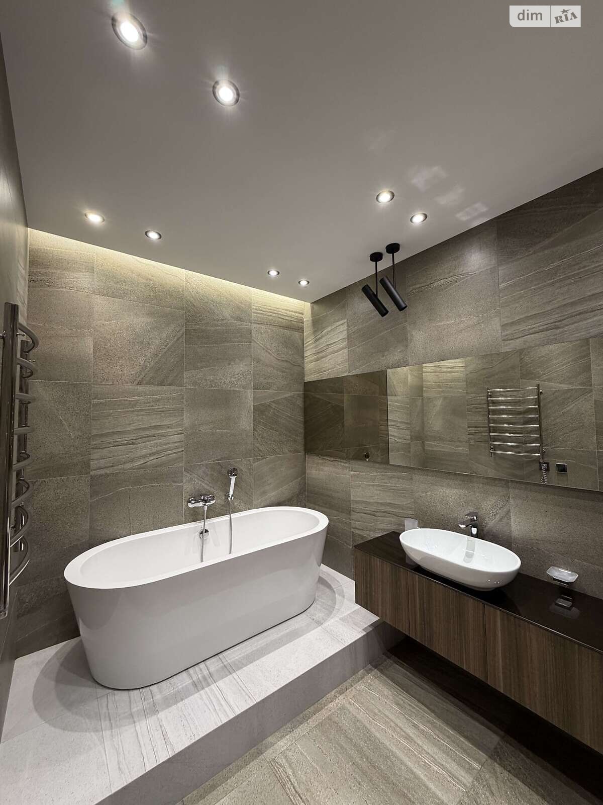 Продажа трехкомнатной квартиры в Киеве, на ул. Андрея Верхогляда 15, район Печерский фото 1 Продажа трехкомнатной квартиры в Киеве, на ул. Андрея Верхогляда 15, район Печерский фото 1