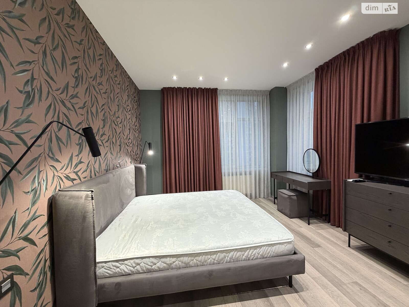 Продажа трехкомнатной квартиры в Киеве, на ул. Андрея Верхогляда 15, район Печерский фото 1 Продажа трехкомнатной квартиры в Киеве, на ул. Андрея Верхогляда 15, район Печерский фото 1