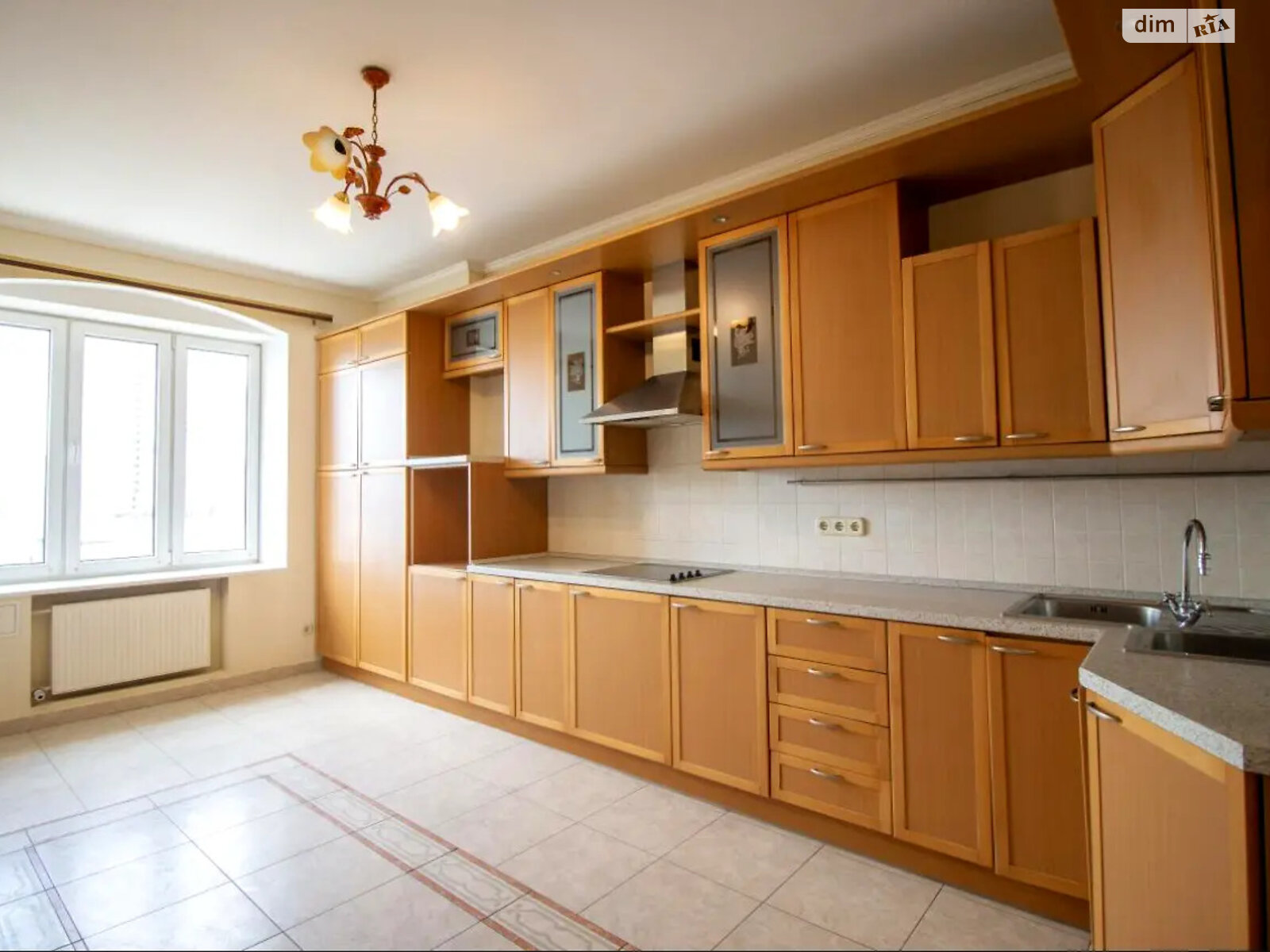 Продаж чотирикімнатної квартири в Києві, на вул. Андрія Верхогляда 4, район Печерськ фото 1