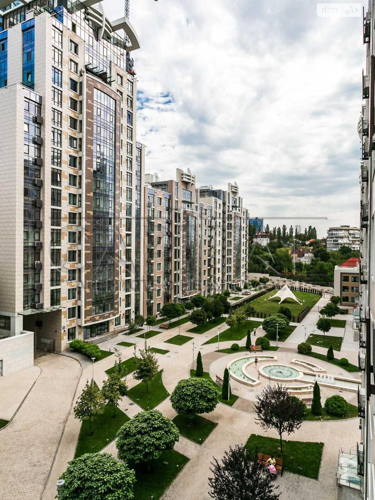 Продажа трехкомнатной квартиры в Киеве, на ул. Саперное Поле 3, район Печерск фото 1