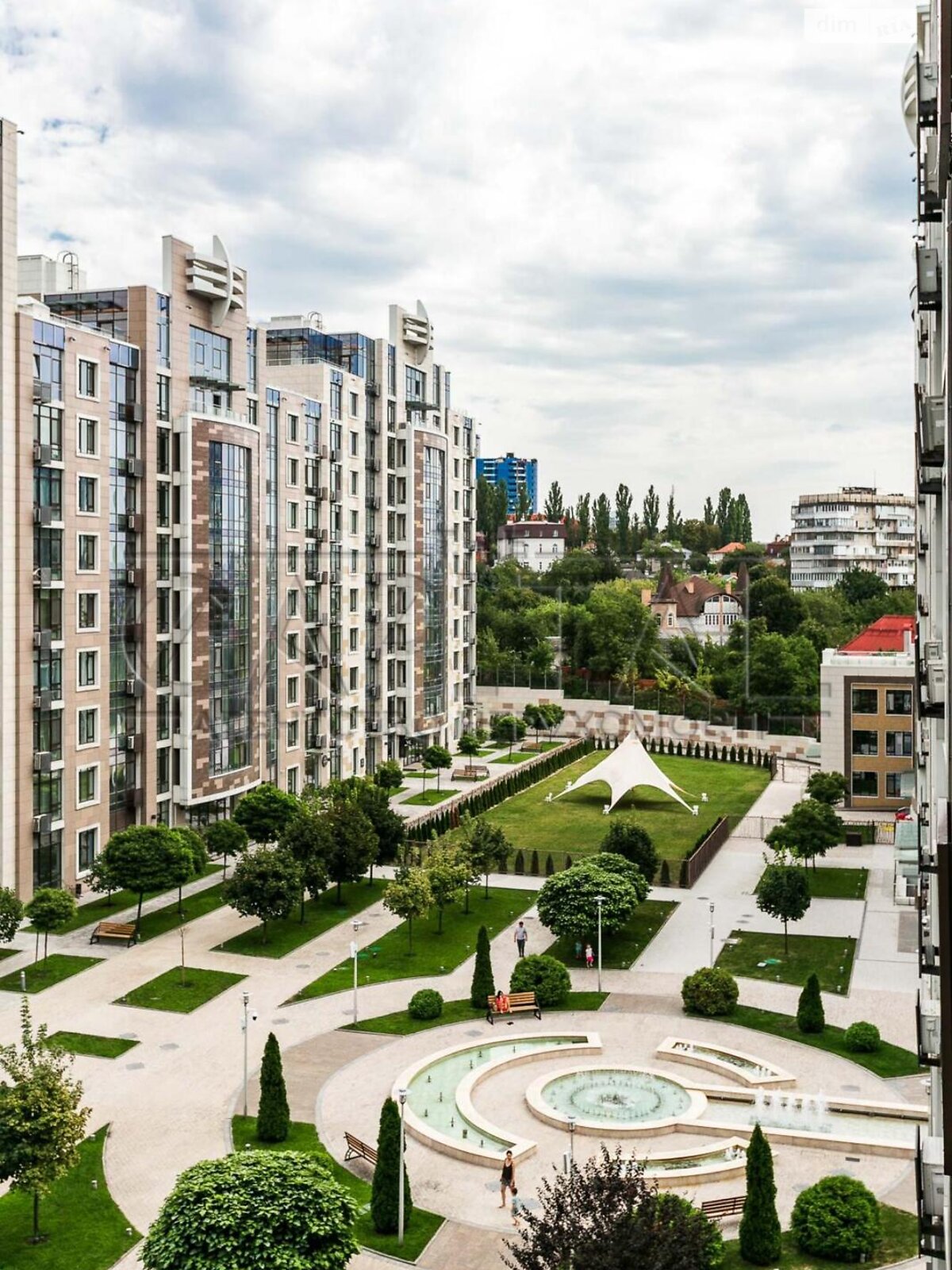 Продажа трехкомнатной квартиры в Киеве, на ул. Саперное Поле 3, район Печерск фото 1