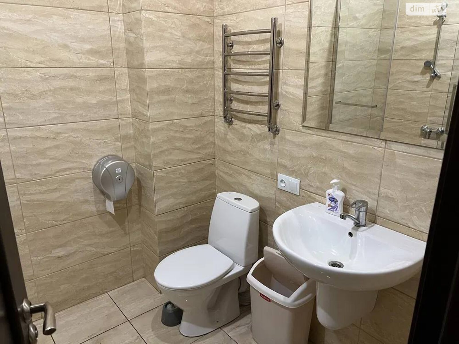 Продажа двухкомнатной квартиры в Киеве, на ул. Арсенальная 17, район Печерск фото 1 Продажа двухкомнатной квартиры в Киеве, на ул. Арсенальная 17, район Печерск фото 1