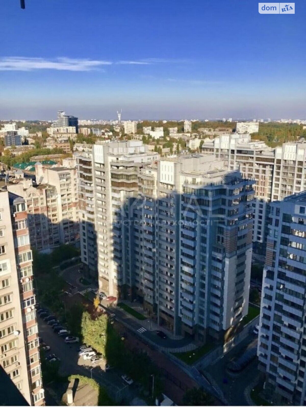 Продаж чотирикімнатної квартири в Києві, на вул. Андрія Верхогляда 14А, район Печерськ фото 1