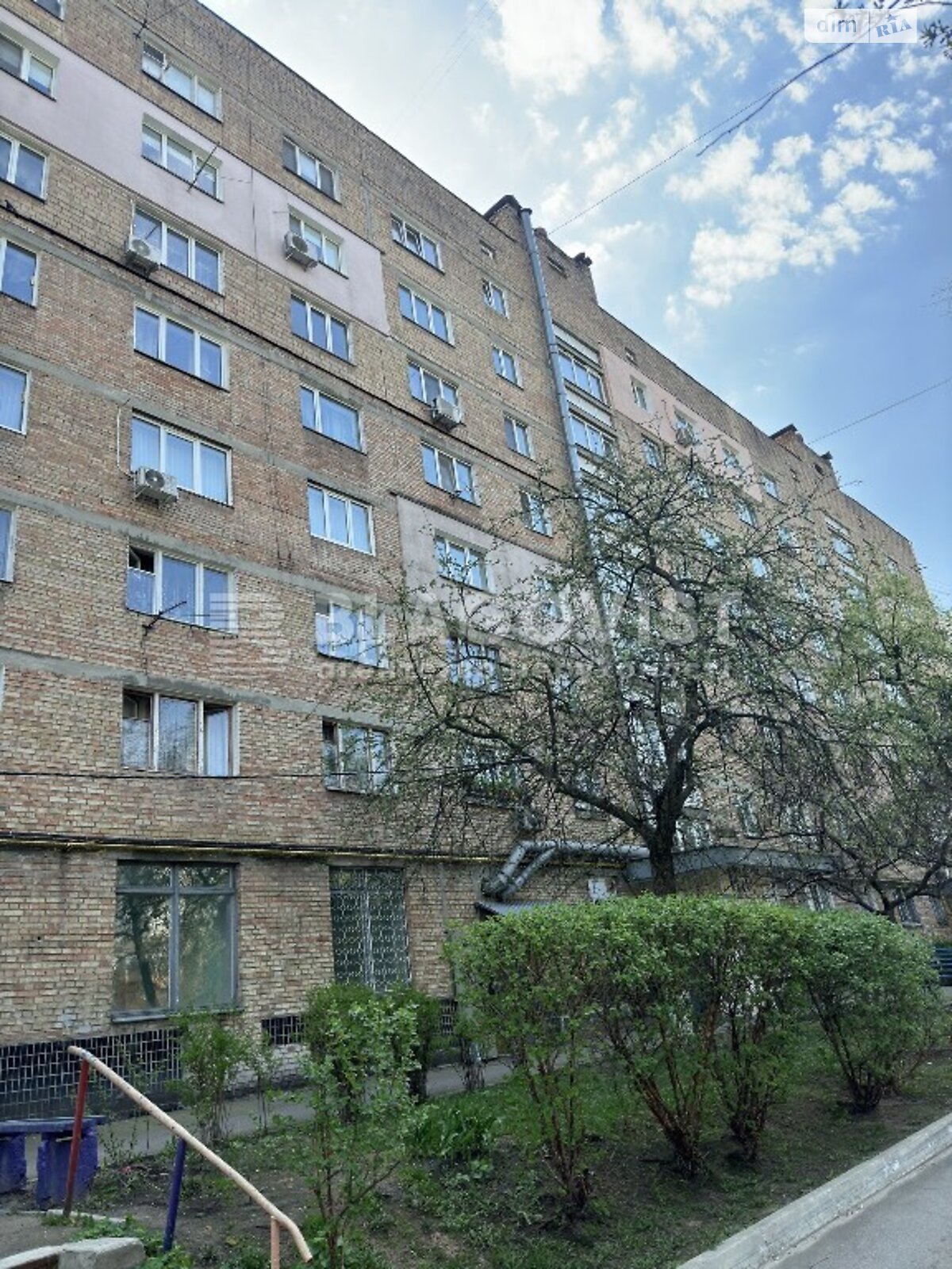 Продажа однокомнатной квартиры в Киеве, на просп. Голосеевский 110, район Голосеев фото 1