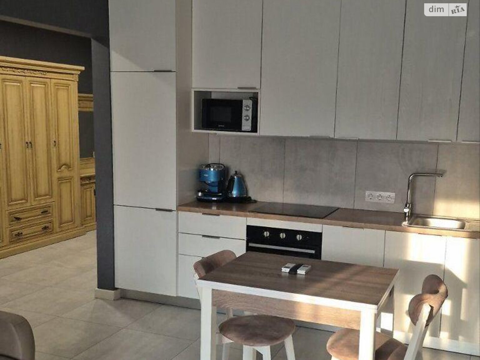 Продажа однокомнатной квартиры в Киеве, на ул. Антоновича 109, район Печерск фото 1 Продажа однокомнатной квартиры в Киеве, на ул. Антоновича 109, район Печерск фото 1