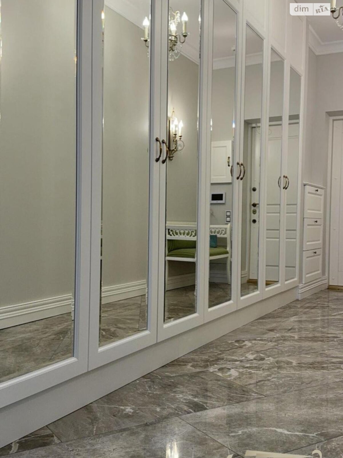 Продажа трехкомнатной квартиры в Киеве, на ул. Иоанна Павла II 6/1, район Печерск фото 1 Продажа трехкомнатной квартиры в Киеве, на ул. Иоанна Павла II 6/1, район Печерск фото 1