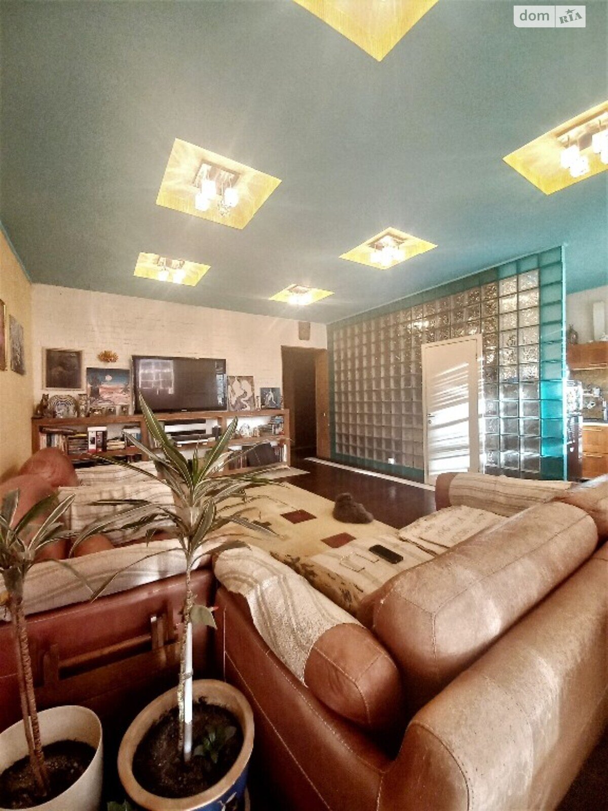 Продажа трехкомнатной квартиры в Киеве, на ул. Ивана Марьяненко 7, район Липки фото 1