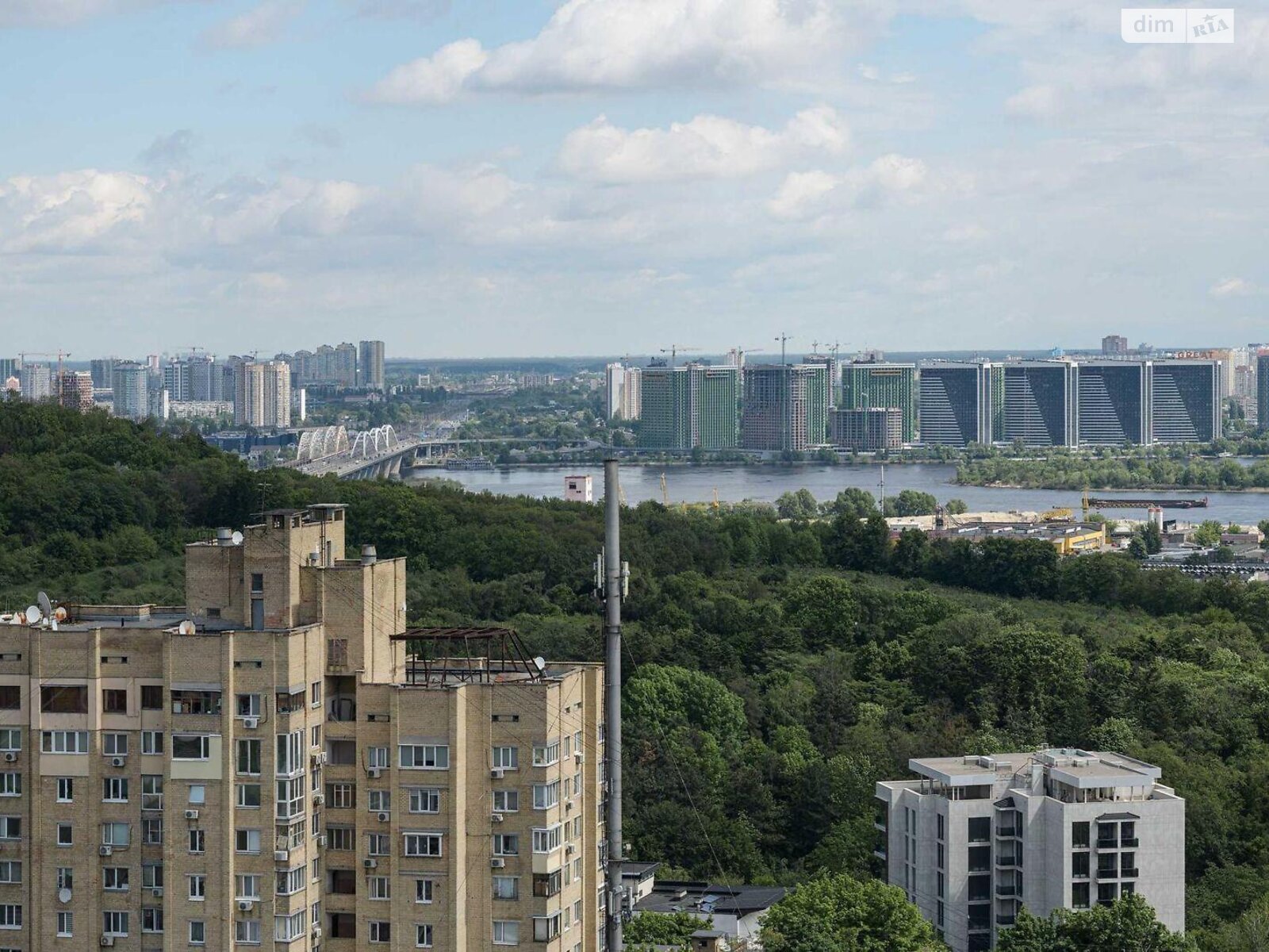 Продаж однокімнатної квартири в Києві, на вул. Михайла Бойчука, район Печерськ фото 1 Продаж однокімнатної квартири в Києві, на вул. Михайла Бойчука, район Печерськ фото 1