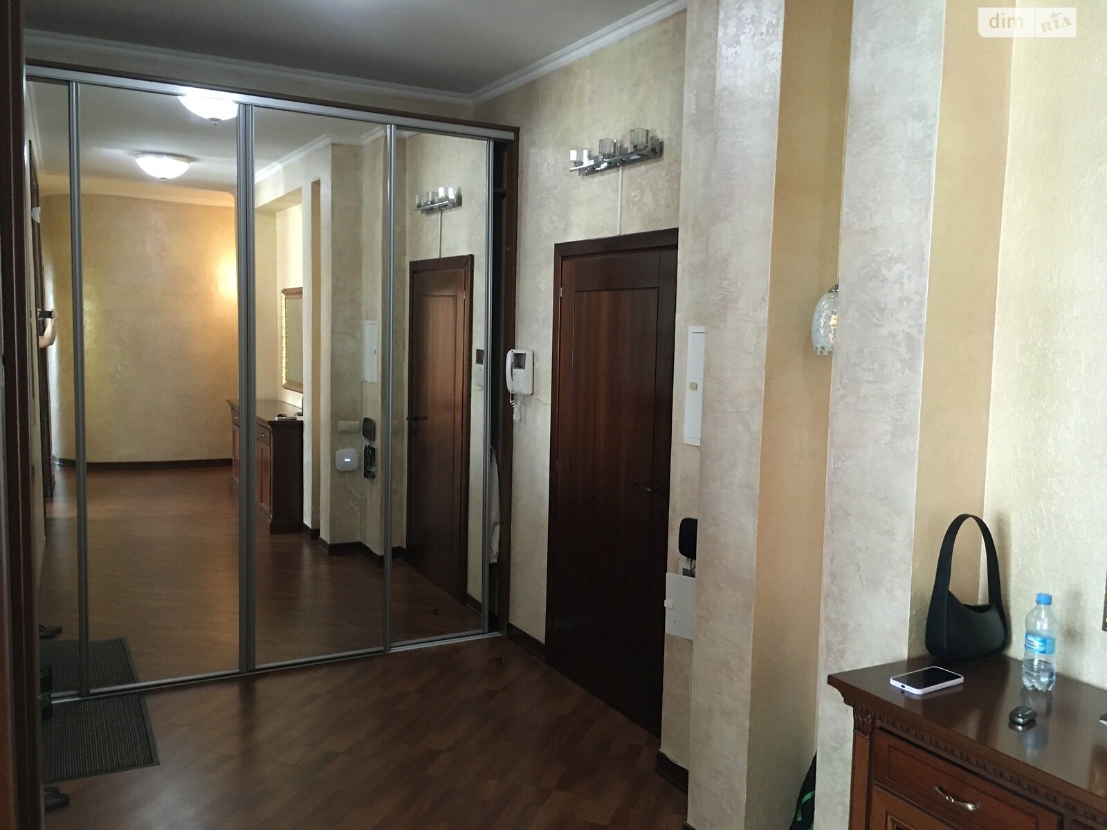 Продажа четырехкомнатной квартиры в Киеве, на спуск Кловский 5, район Печерск фото 1 Продажа четырехкомнатной квартиры в Киеве, на спуск Кловский 5, район Печерск фото 1