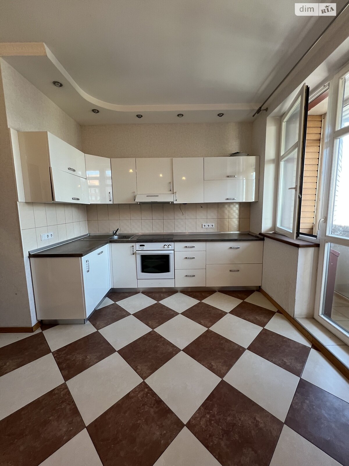 Продажа пятикомнатной квартиры в Киеве, на ул. Коновальца Евгения 32Б, район Печерск фото 1 Продажа пятикомнатной квартиры в Киеве, на ул. Коновальца Евгения 32Б, район Печерск фото 1