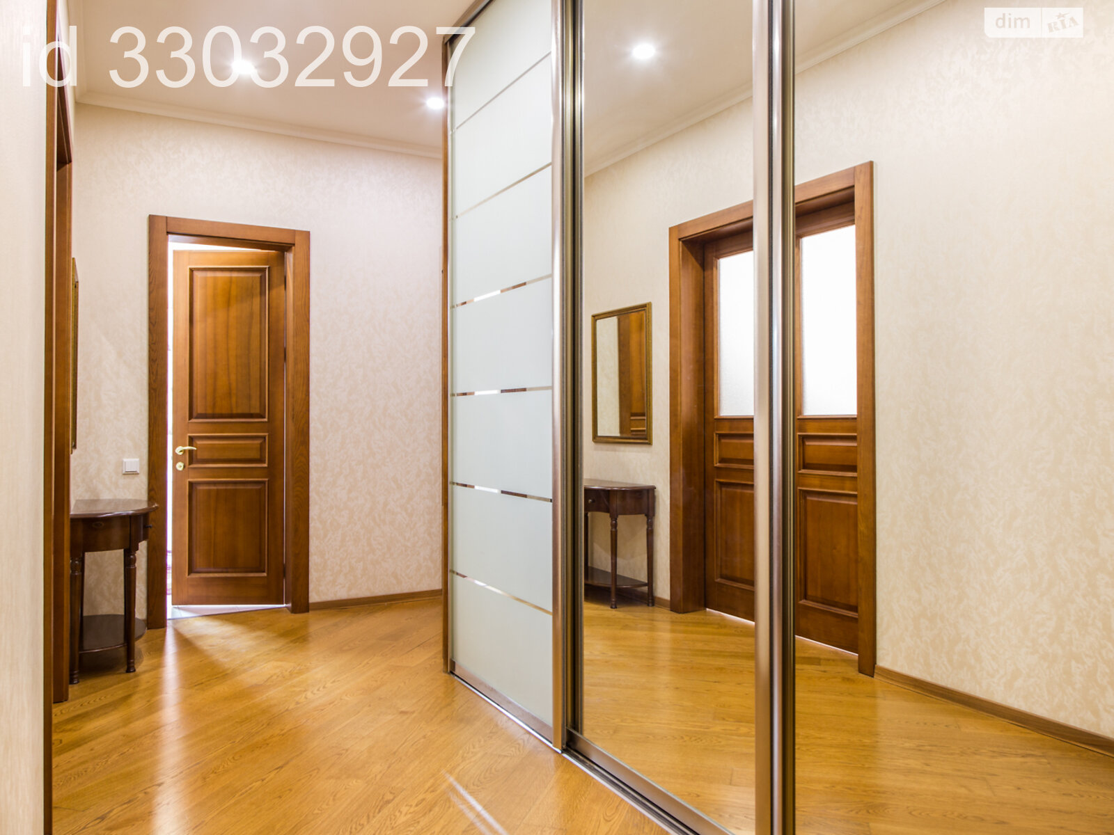 Продаж трикімнатної квартири в Києві, на вул. Коновальця Євгена 44А, кв. 16, район Печерськ фото 1