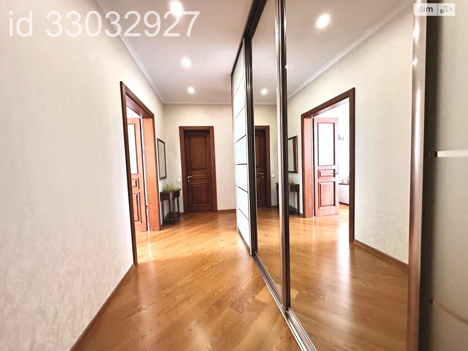 Продаж трикімнатної квартири в Києві, на вул. Коновальця Євгена 44А, кв. 16, район Печерськ фото 1 Продаж трикімнатної квартири в Києві, на вул. Коновальця Євгена 44А, кв. 16, район Печерськ фото 1