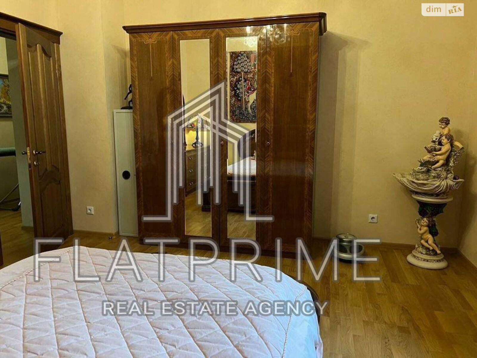 Продажа двухкомнатной квартиры в Киеве, на ул. Коновальца Евгения 44А, район Печерск фото 1 Продажа двухкомнатной квартиры в Киеве, на ул. Коновальца Евгения 44А, район Печерск фото 1