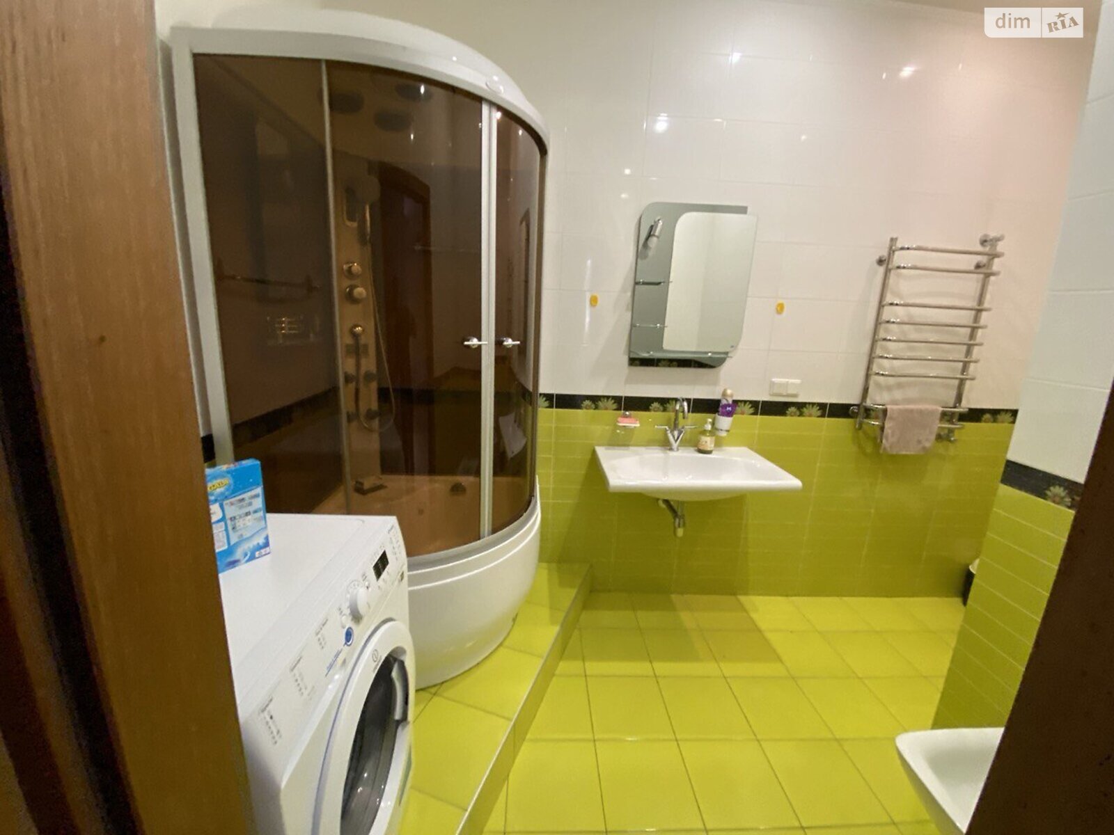 Продажа четырехкомнатной квартиры в Киеве, на ул. Коновальца Евгения 32Б, район Печерск фото 1 Продажа четырехкомнатной квартиры в Киеве, на ул. Коновальца Евгения 32Б, район Печерск фото 1