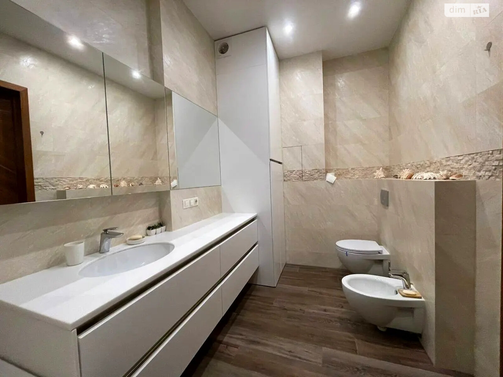 Продаж трикімнатної квартири в Києві, на вул. Коновальця Євгена 44А, район Печерськ фото 1 Продаж трикімнатної квартири в Києві, на вул. Коновальця Євгена 44А, район Печерськ фото 1