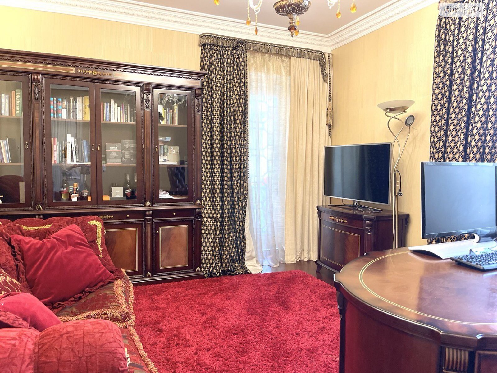 Продаж п`ятикімнатної квартири в Києві, на вул. Круглоуніверситетська 3-5, район Печерськ фото 1 Продаж п`ятикімнатної квартири в Києві, на вул. Круглоуніверситетська 3-5, район Печерськ фото 1