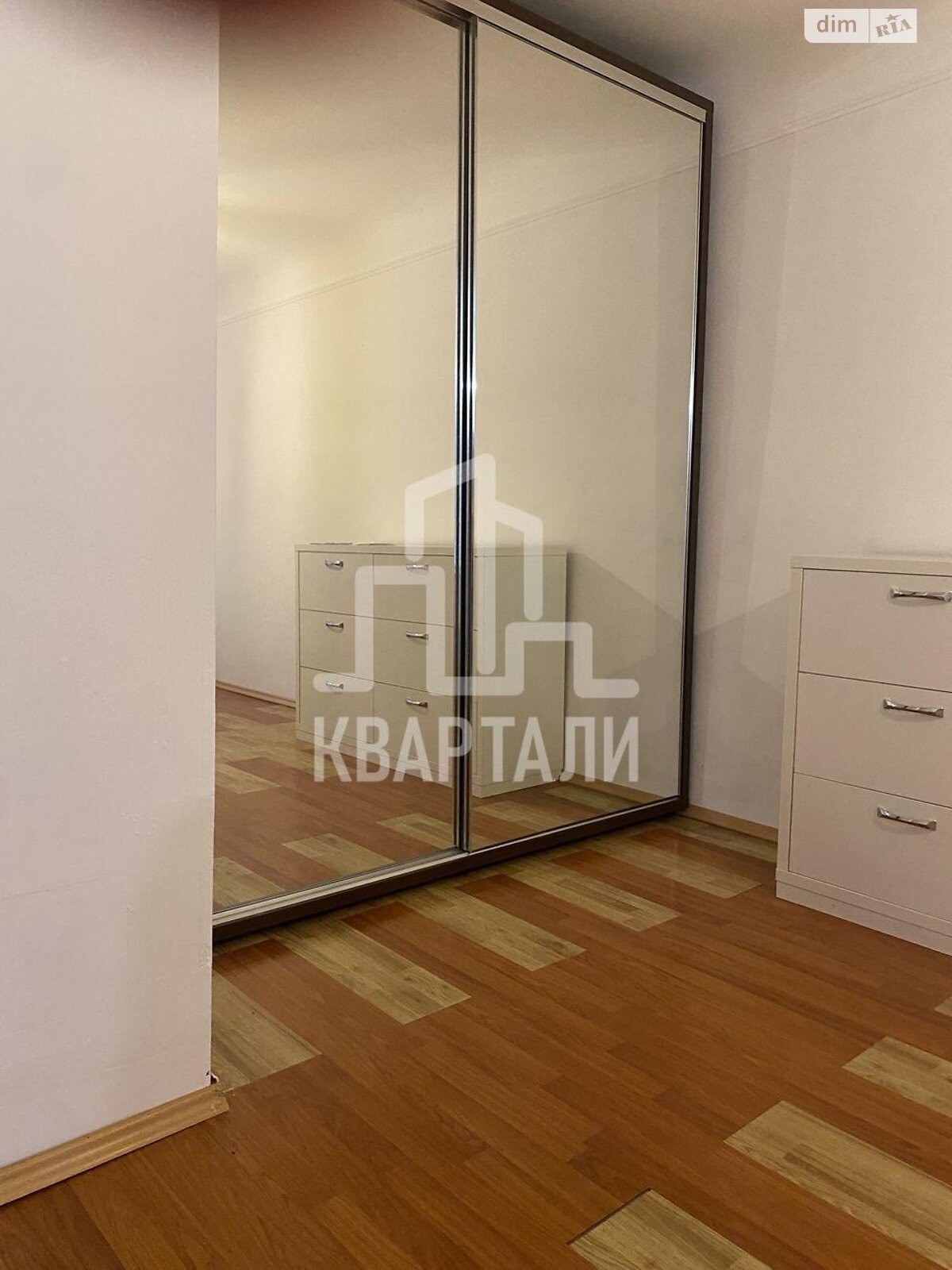 Продажа однокомнатной квартиры в Киеве, на ул. Лаврская 8, район Печерск фото 1