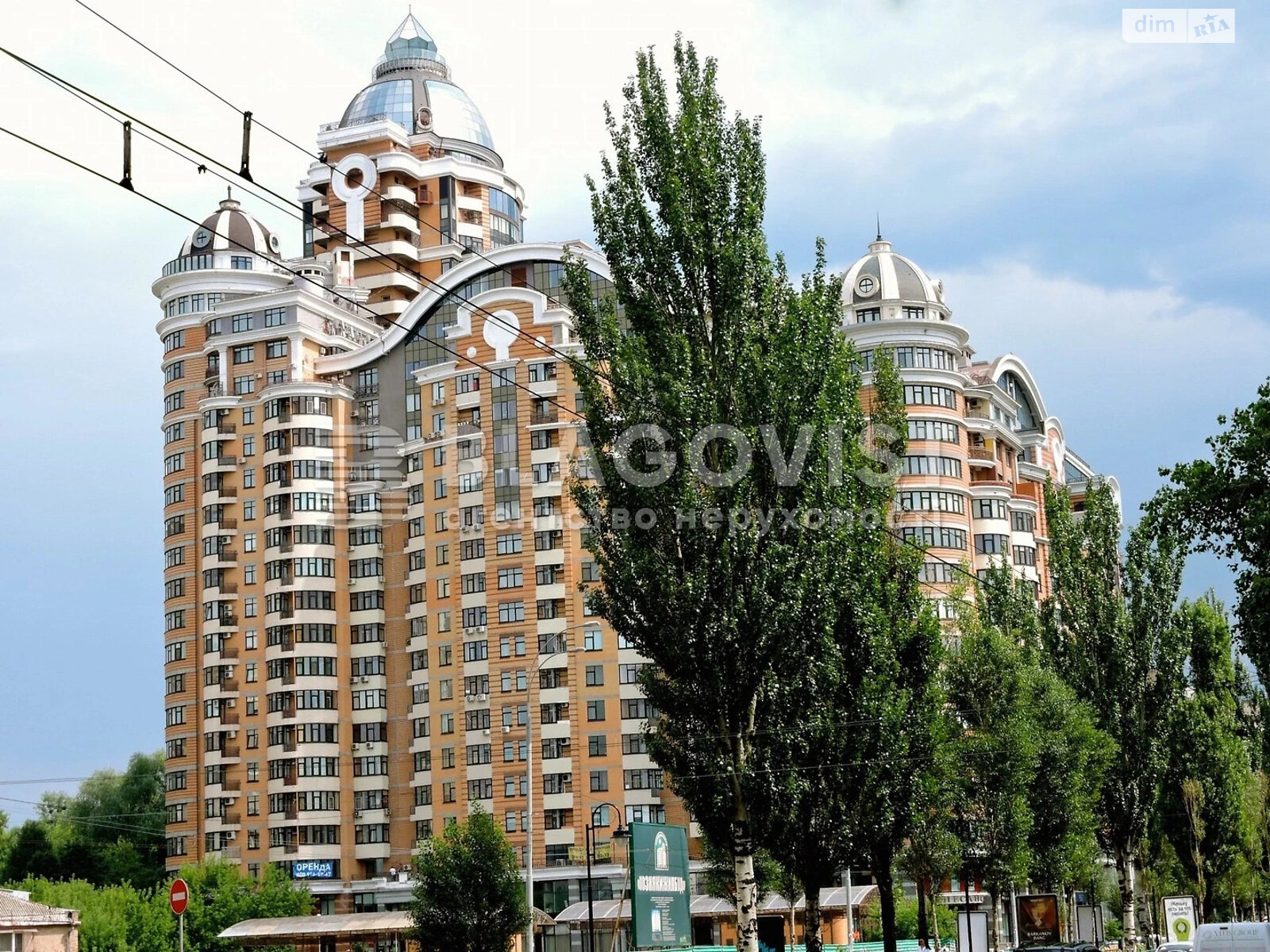 Продаж чотирикімнатної квартири в Києві, на бул. Лесі Українки 7Б, район Печерськ фото 1 Продаж чотирикімнатної квартири в Києві, на бул. Лесі Українки 7Б, район Печерськ фото 1