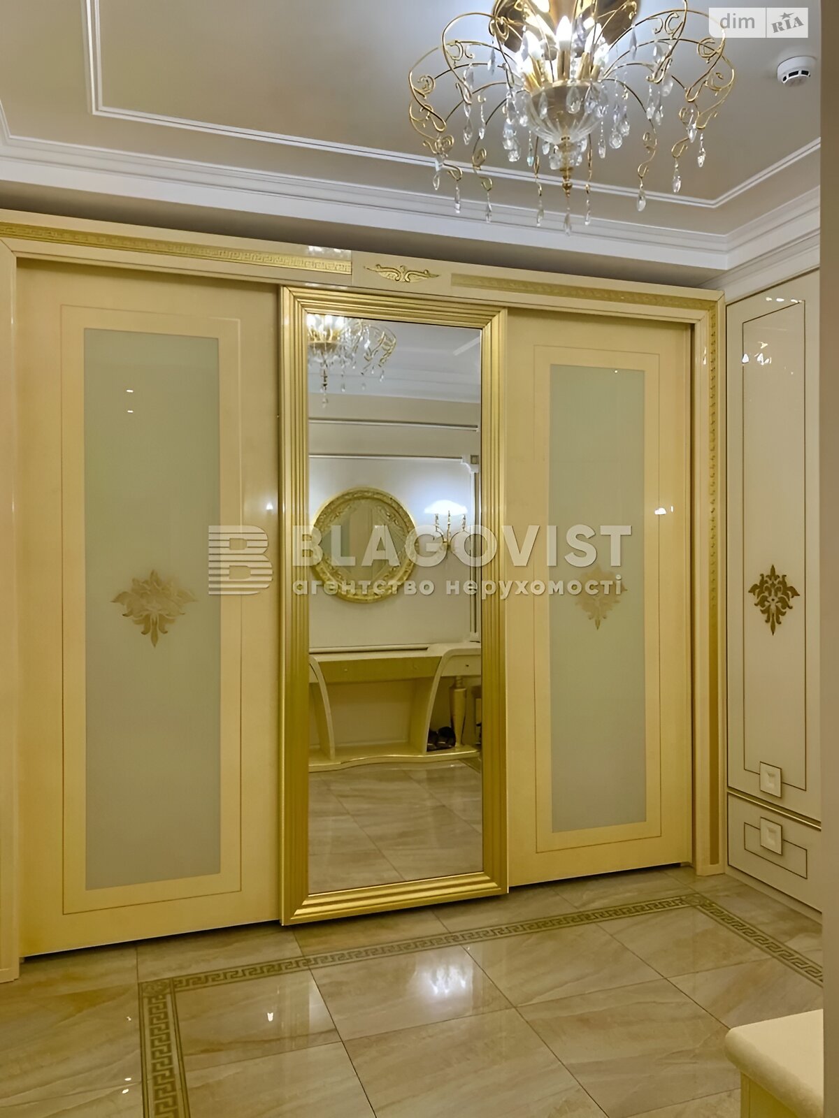Продаж чотирикімнатної квартири в Києві, на бул. Лесі Українки 7Б, район Печерськ фото 1 Продаж чотирикімнатної квартири в Києві, на бул. Лесі Українки 7Б, район Печерськ фото 1