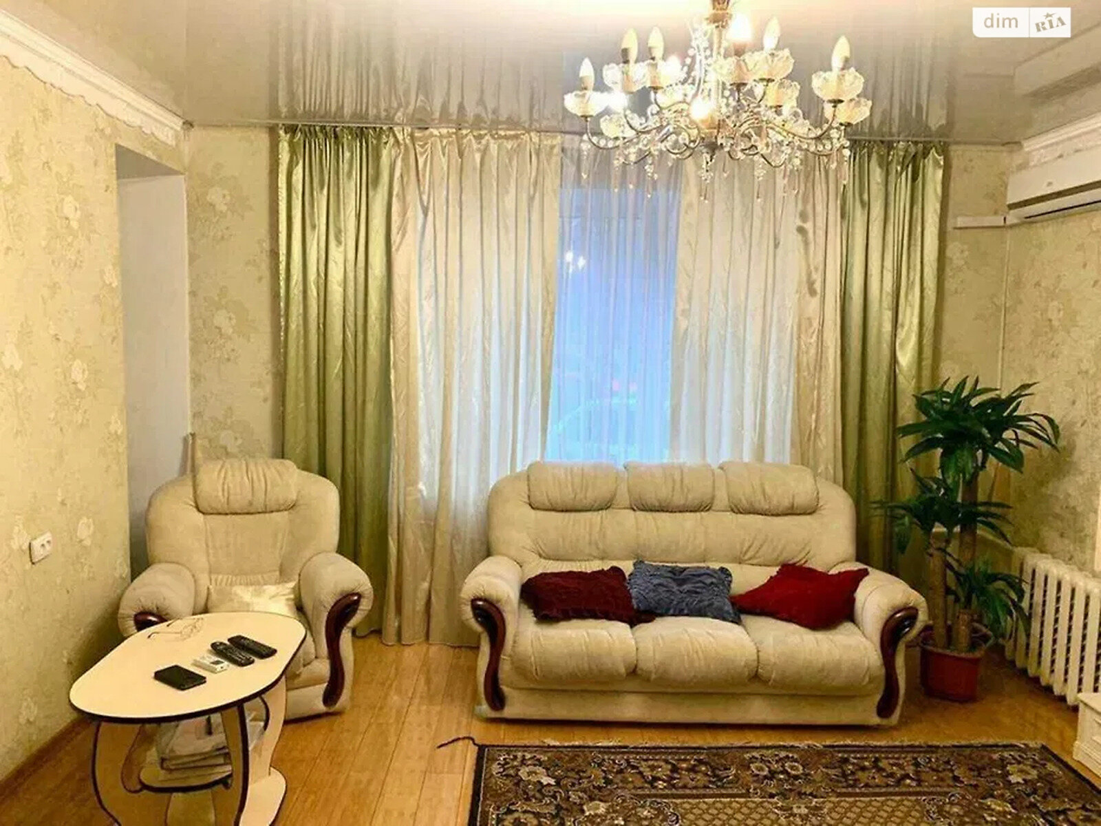 Продаж трикімнатної квартири в Києві, на бул. Лесі Українки 9В, район Печерськ фото 1 Продаж трикімнатної квартири в Києві, на бул. Лесі Українки 9В, район Печерськ фото 1