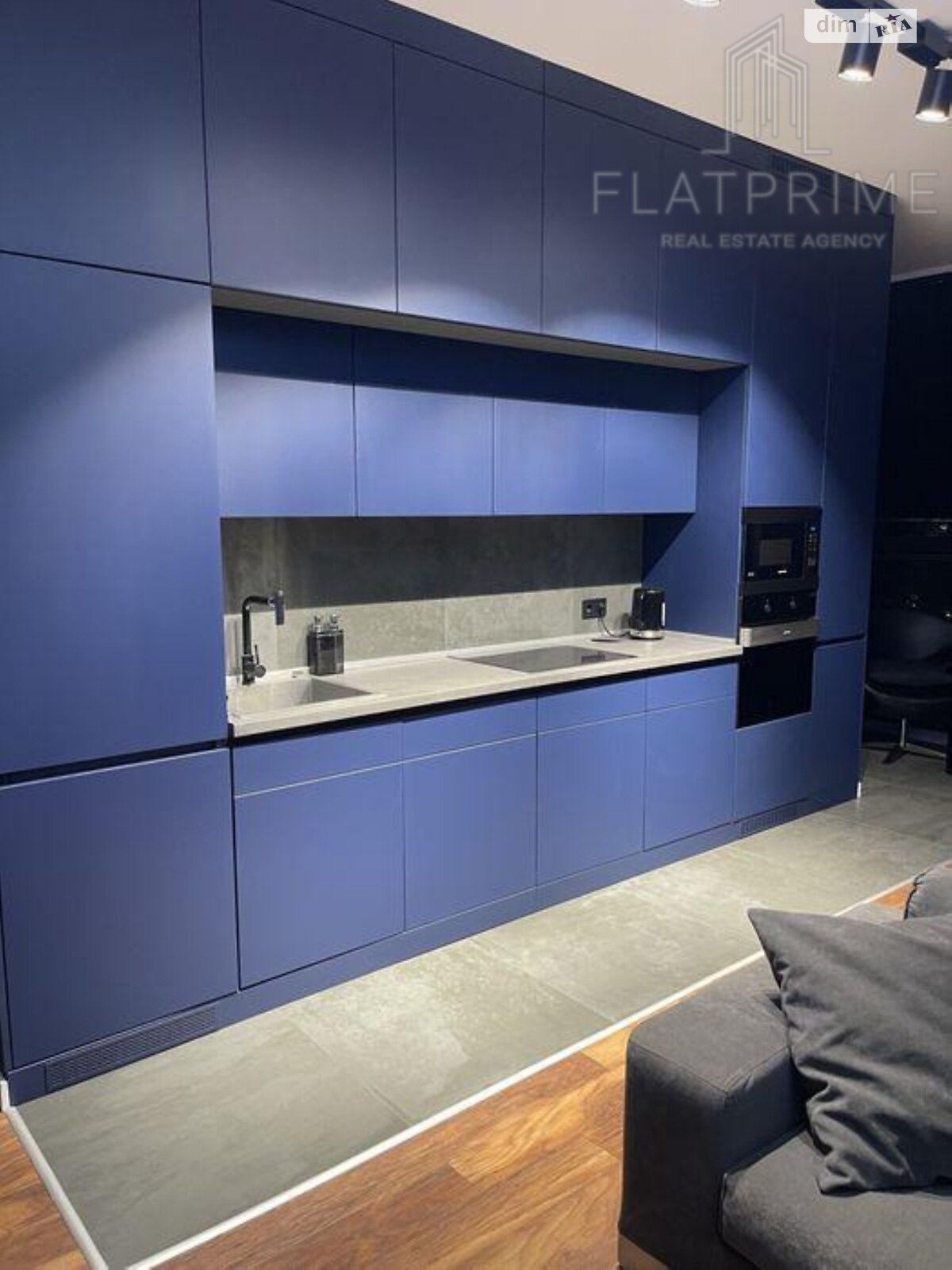 Продажа трехкомнатной квартиры в Киеве, на бул. Леси Украинки 7В, район Печерск фото 1