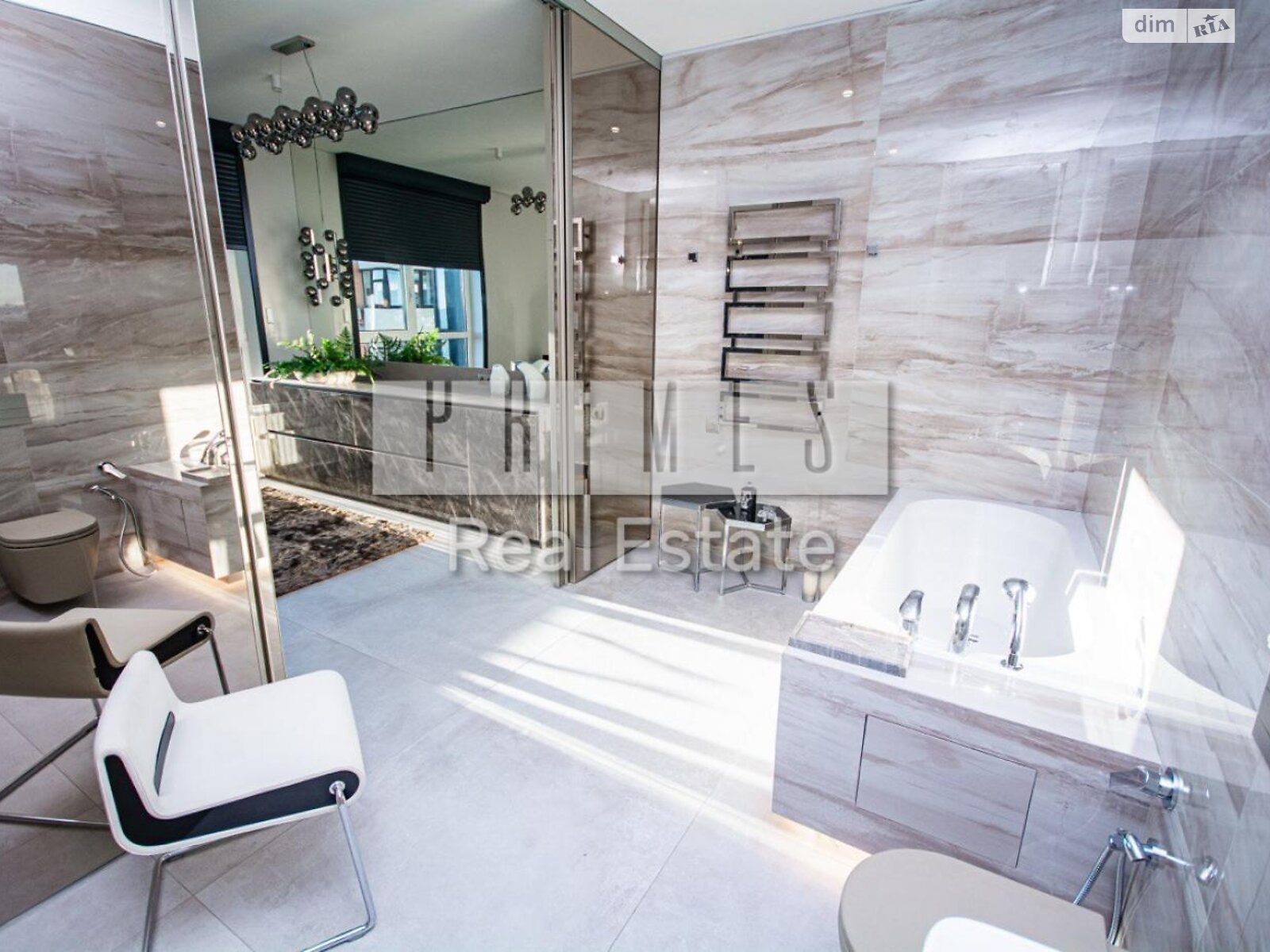 Продаж двокімнатної квартири в Києві, на бул. Лесі Українки 7В, район Печерськ фото 1 Продаж двокімнатної квартири в Києві, на бул. Лесі Українки 7В, район Печерськ фото 1